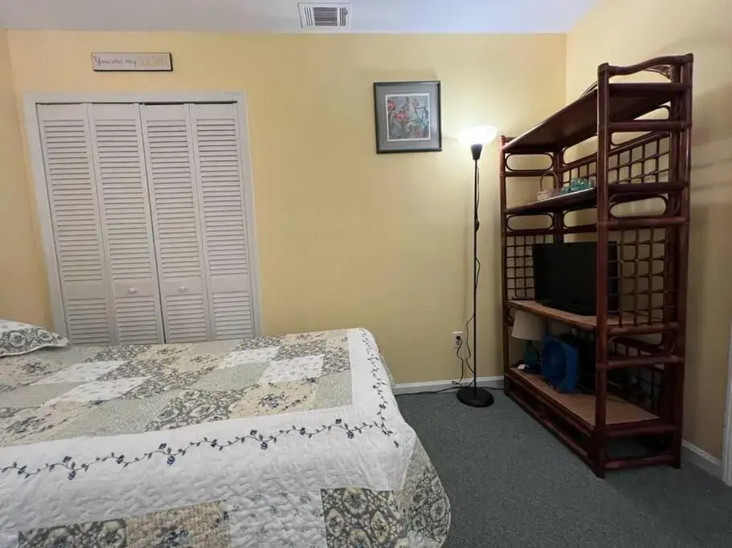 Lovely 2-bedroom condo with pool