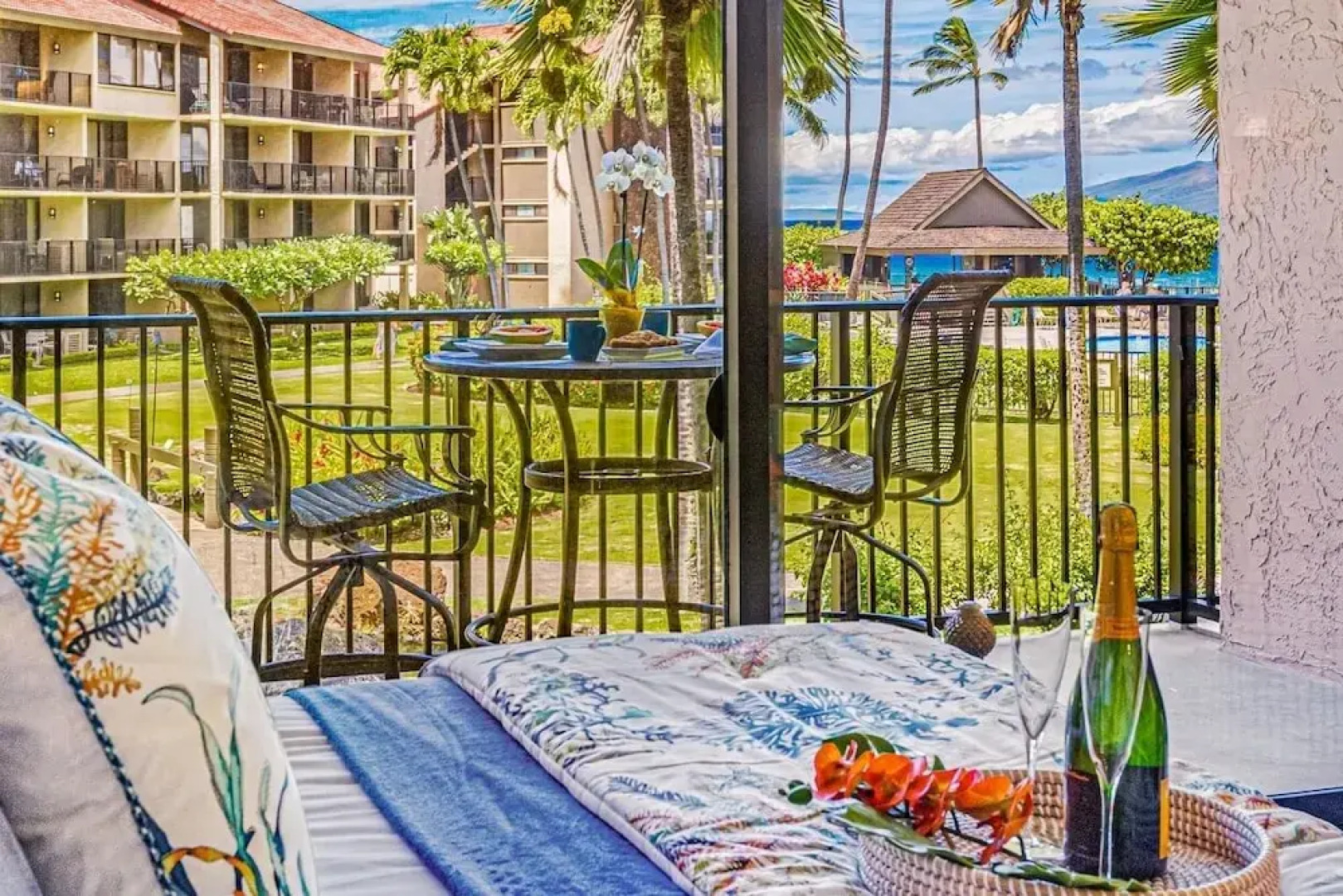 Papakea Oceanview Studio 0 Bedroom Condo by RedAwning