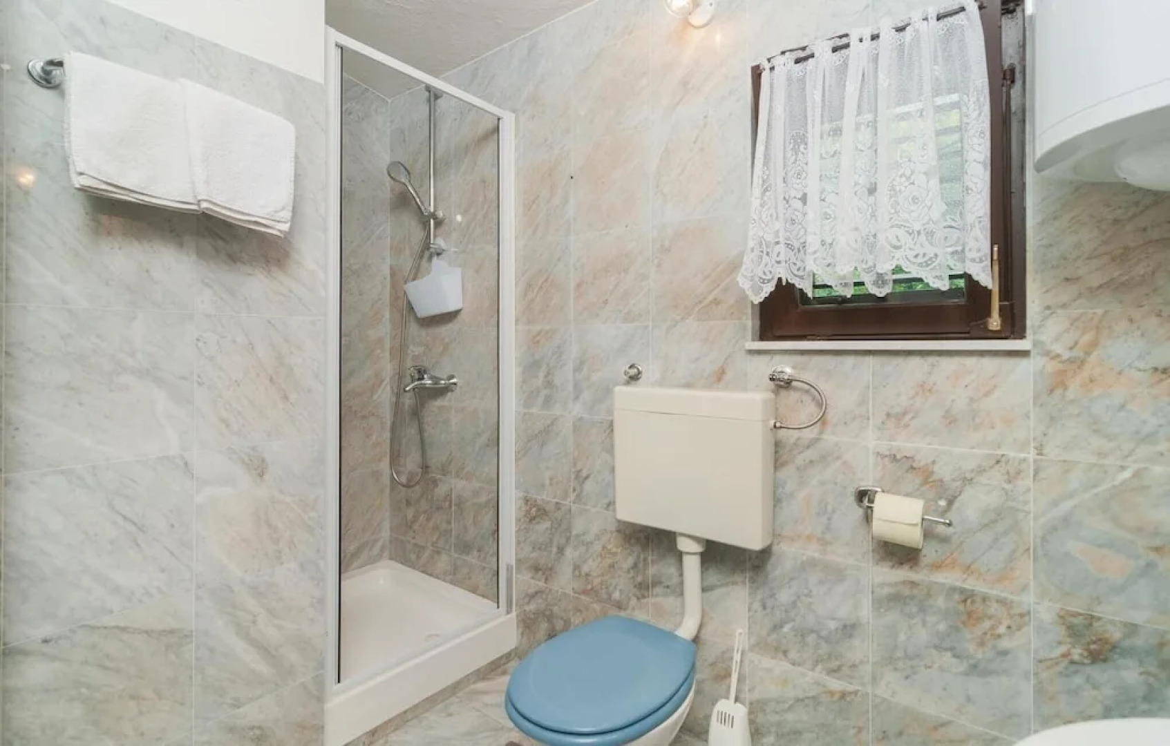 Awesome Home in Lokva Rogoznica with Hot Tub, WiFi, 7 Bedrooms