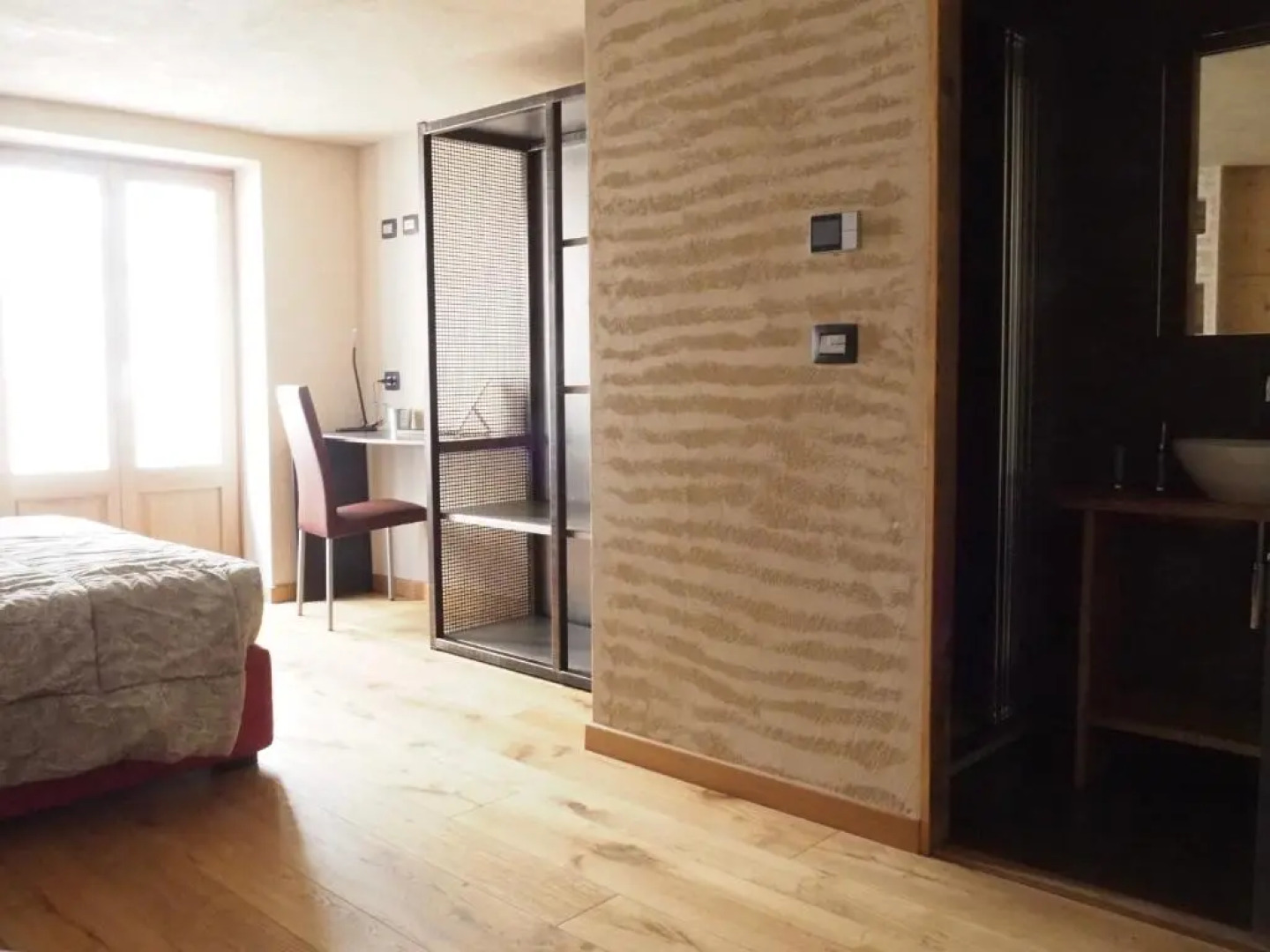 Virasol in Citta, Camera Nuvole (Adults Only)