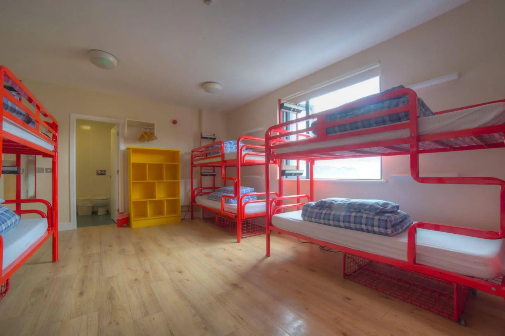 Snoozles Tourist Hostel