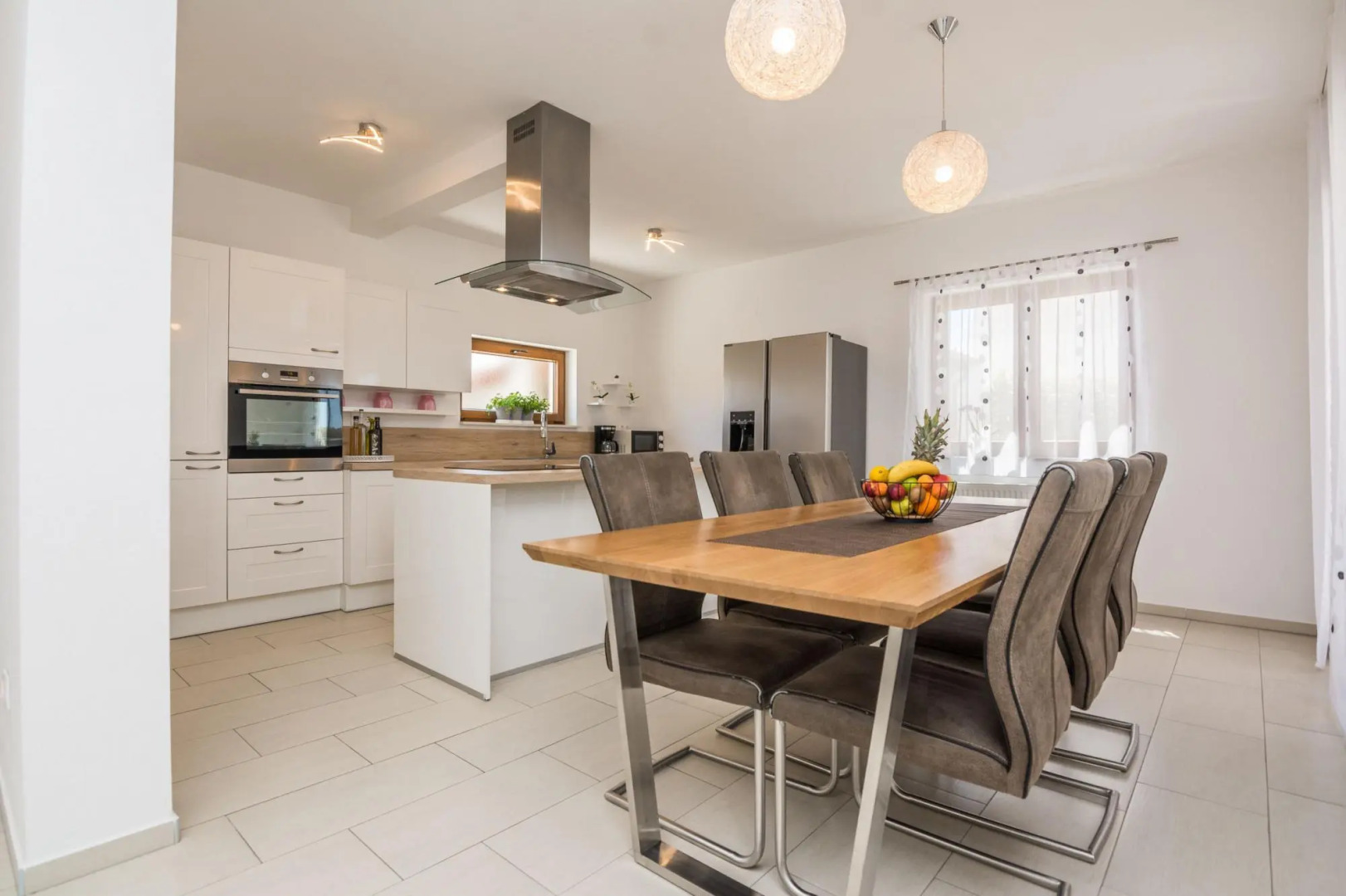 Villa M&M in Vrana with 4 bedrooms and 3 bathrooms