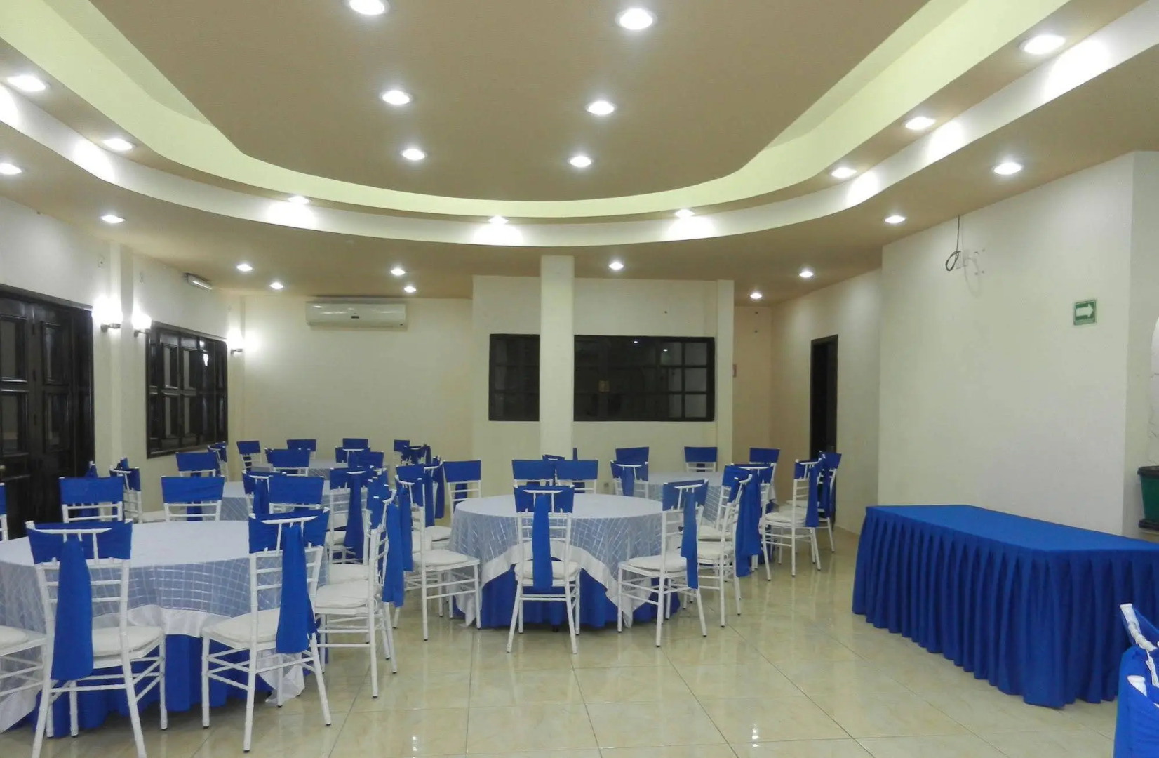 Hotel & Suites San José