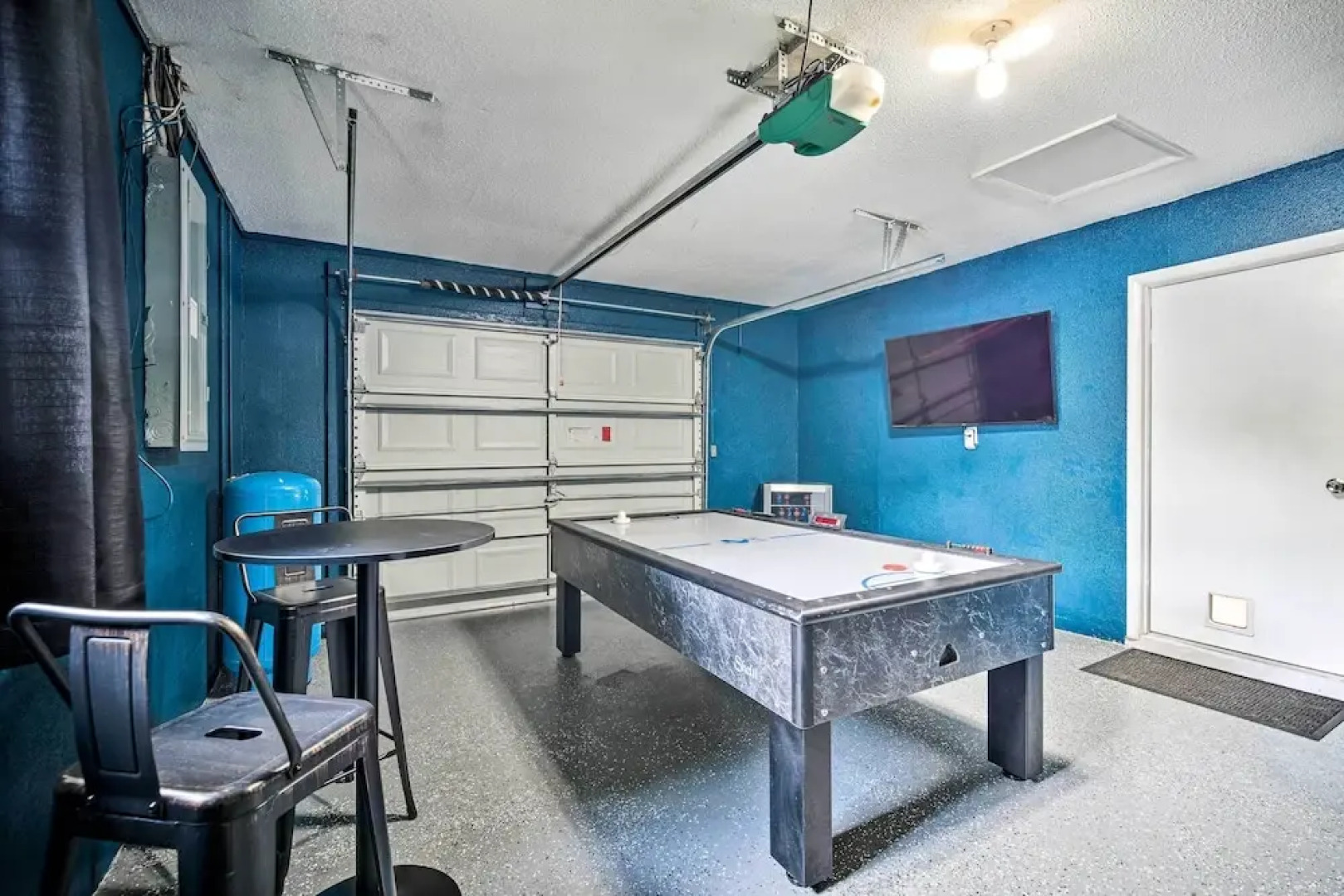 Hot Tub + Game Room: Crystal River Retreat!