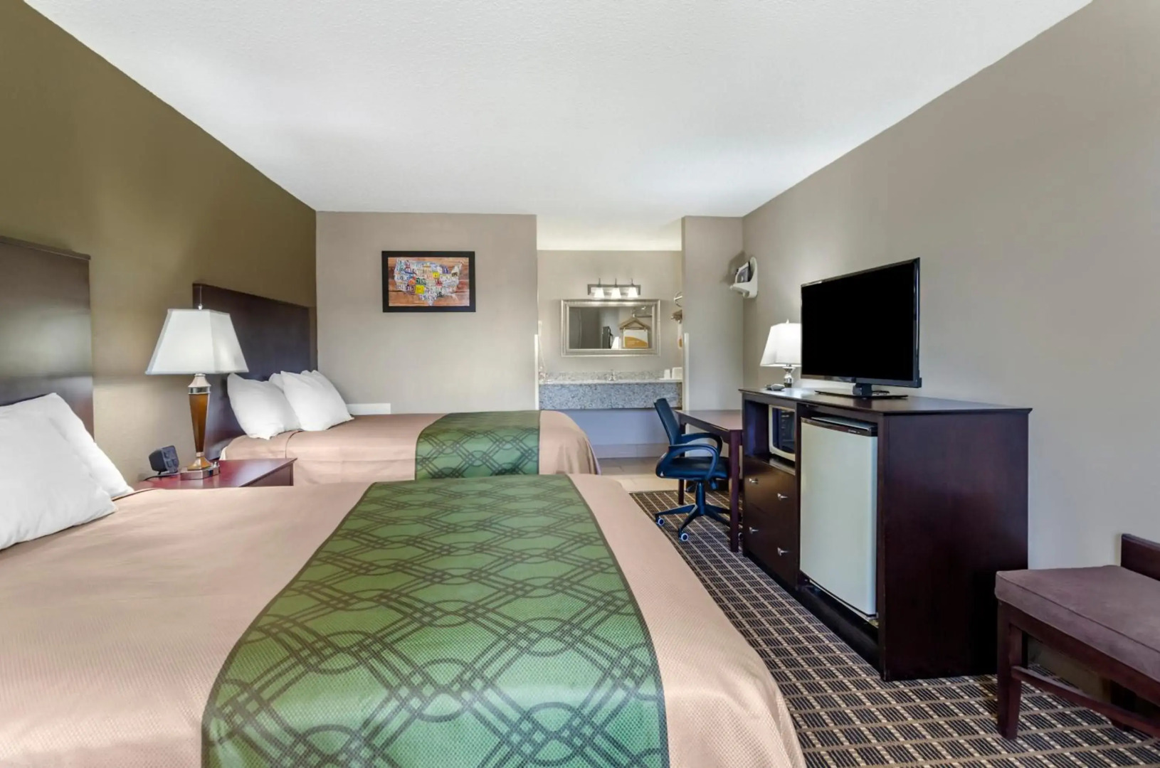 Brentwood Inn & Suites