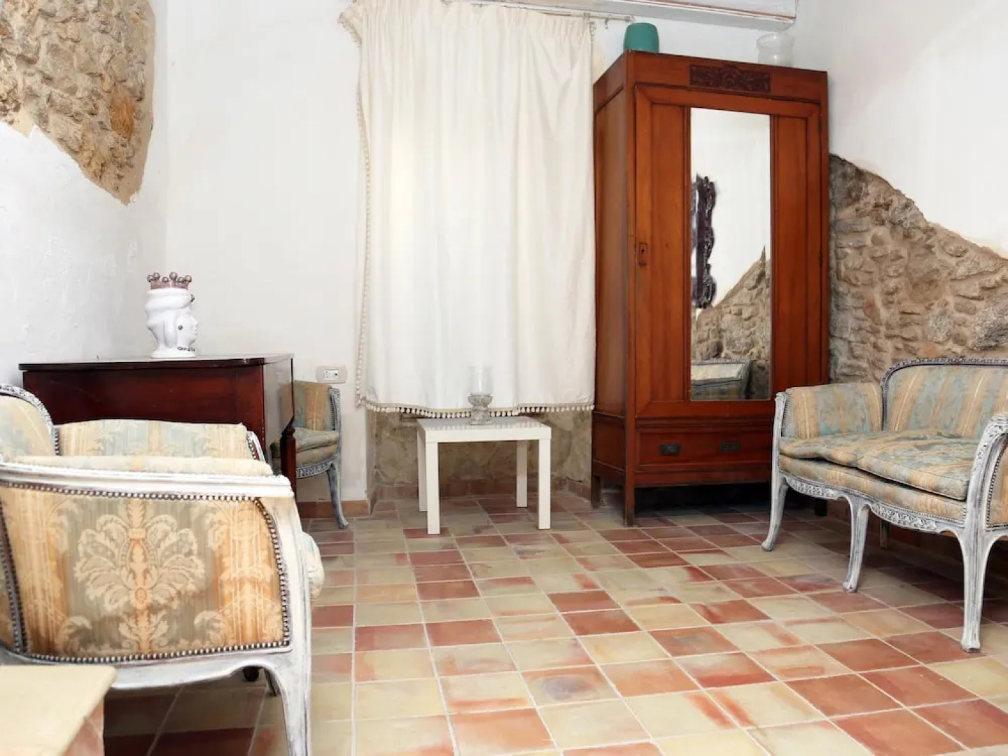 House With 2 Bedrooms in Niscemi, With Wonderful sea View and Enclosed