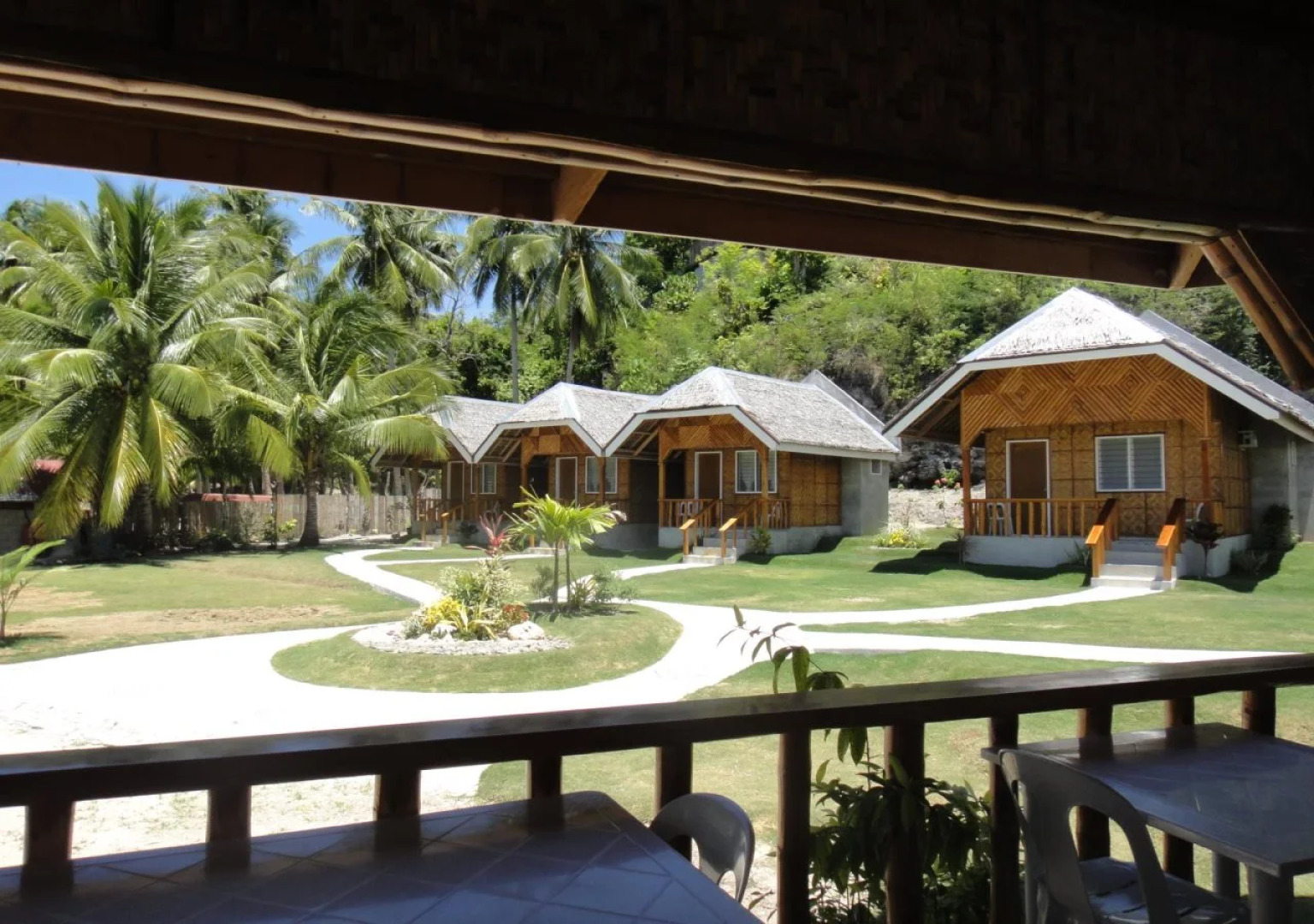 Cliff Side Beach Resort & Cottages