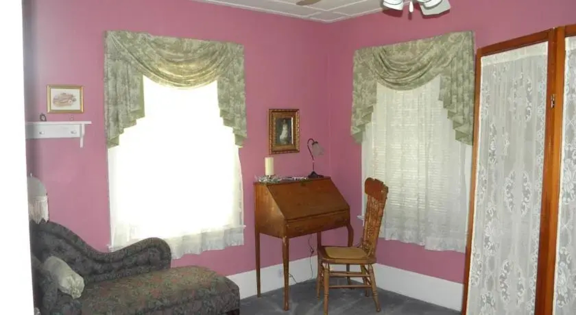 Somewhere Inn Time Bed & Breakfast