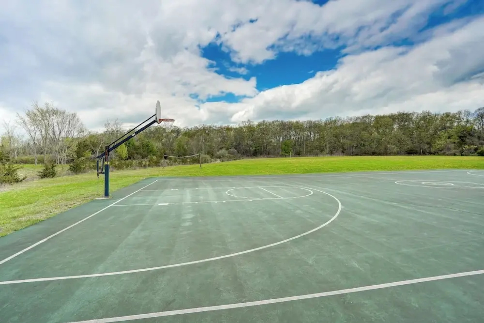 Sleepy Hollow Lake Home w/ Deck, Pool Access!