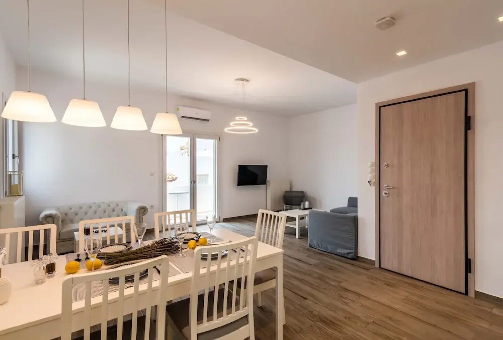 White Rock Milos Suites