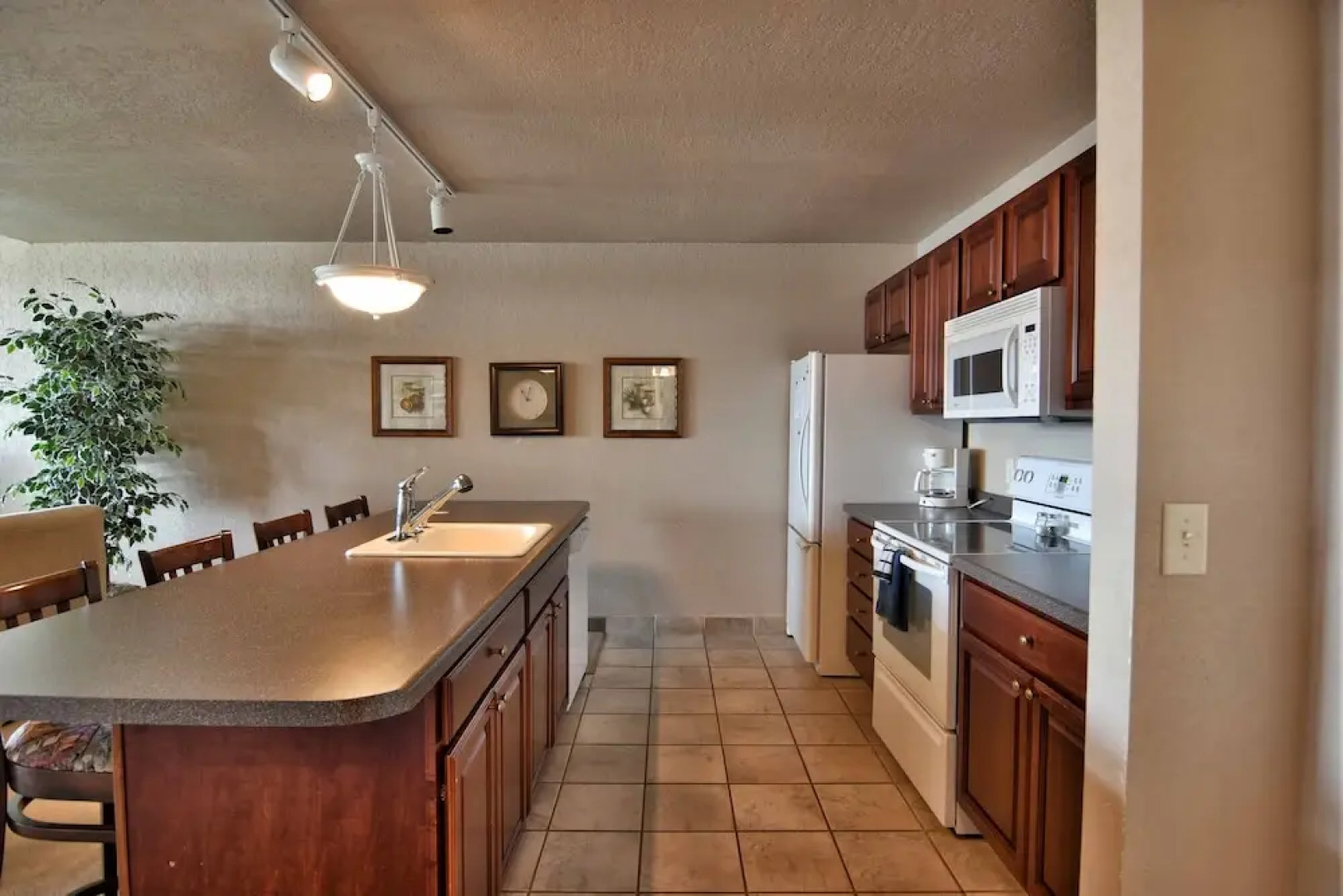 Unit 302 2 BD/ 2 BA Condo