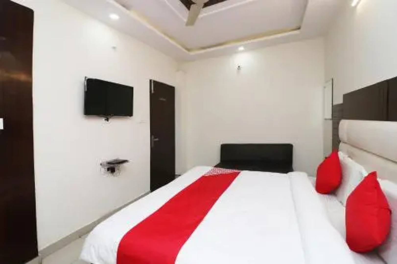 OYO 29028 Hotel Rajpushp