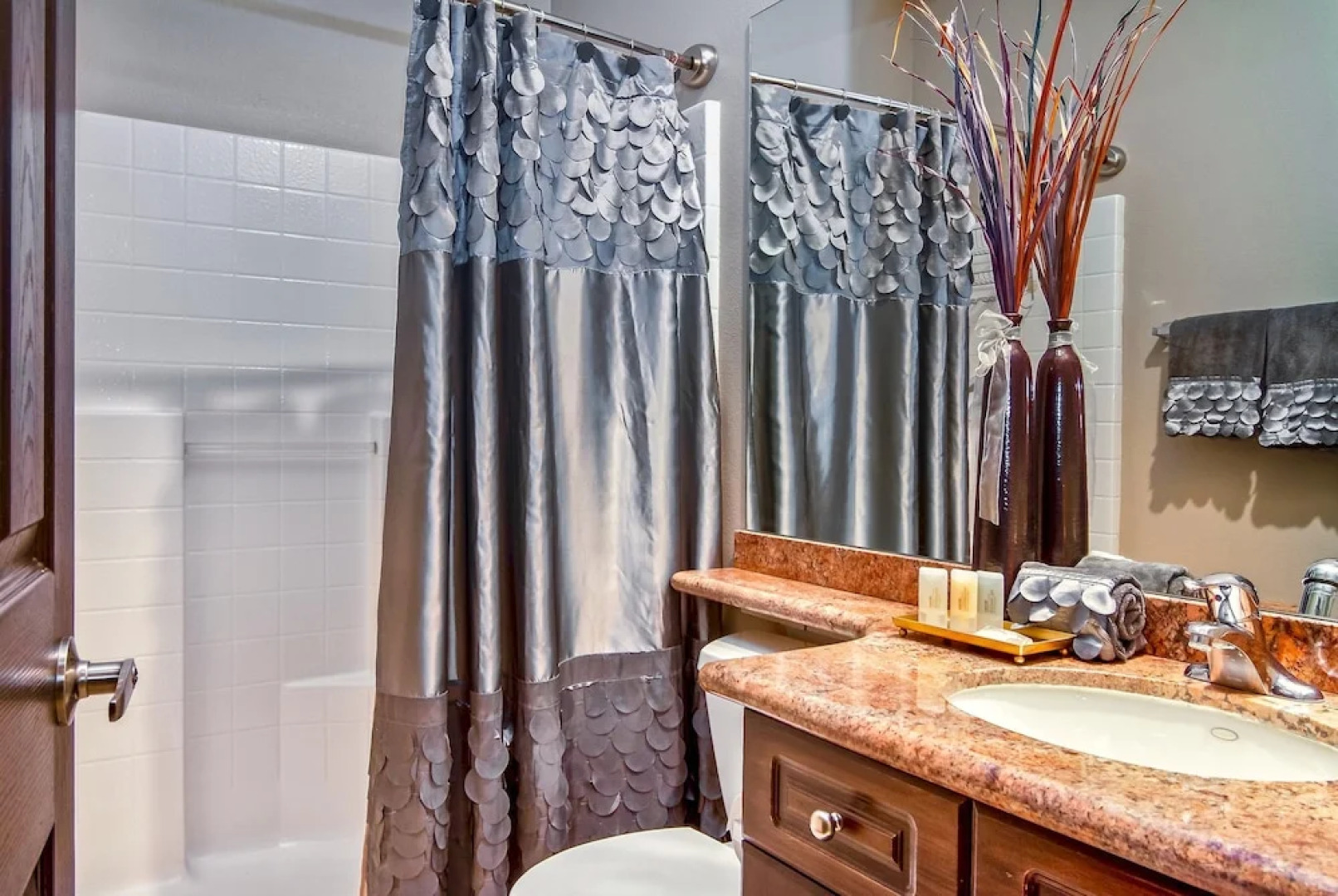 Gemini of the Desert Five Bedroom House