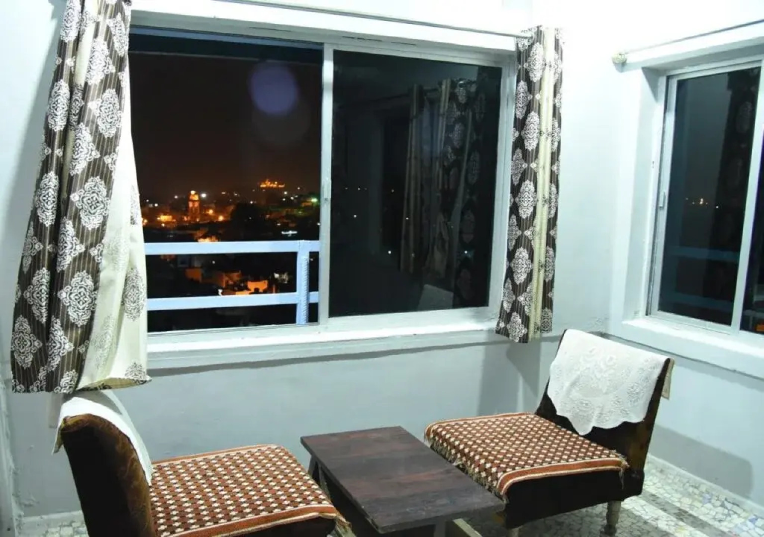 Sunshine Guest House & Restaurant