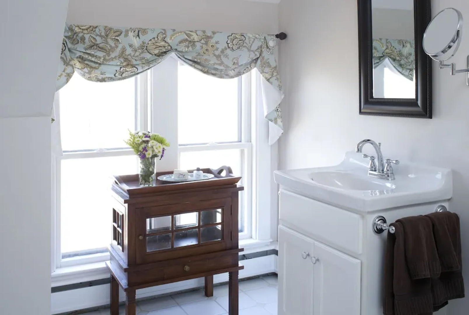 Brewster House Bed & Breakfast