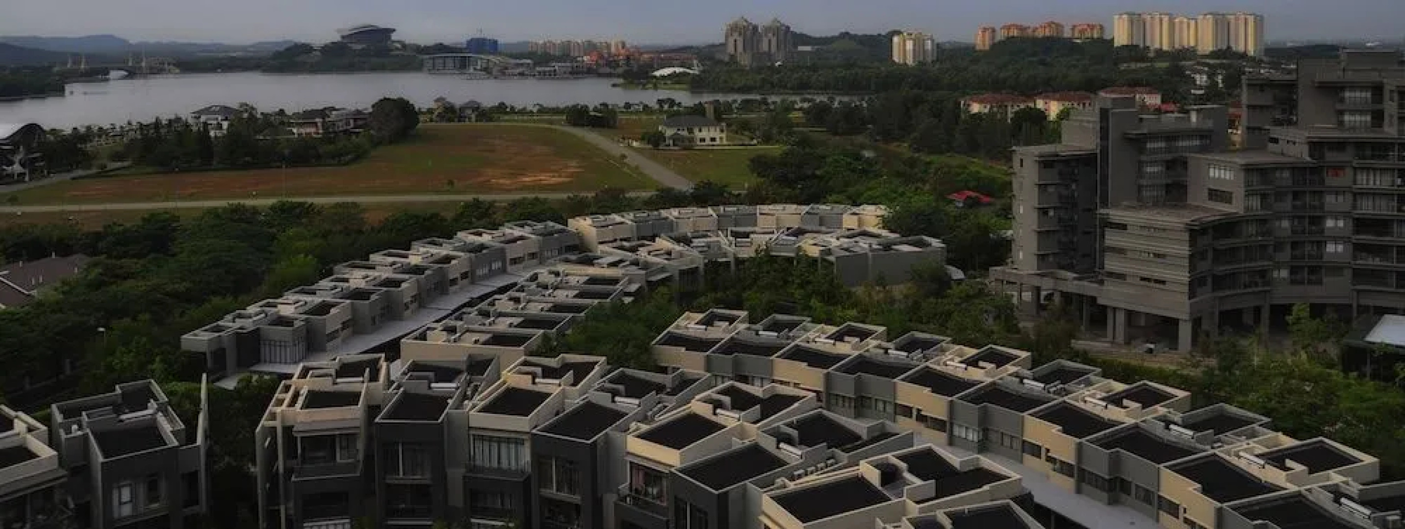 Pinebox Mirage by the Lake