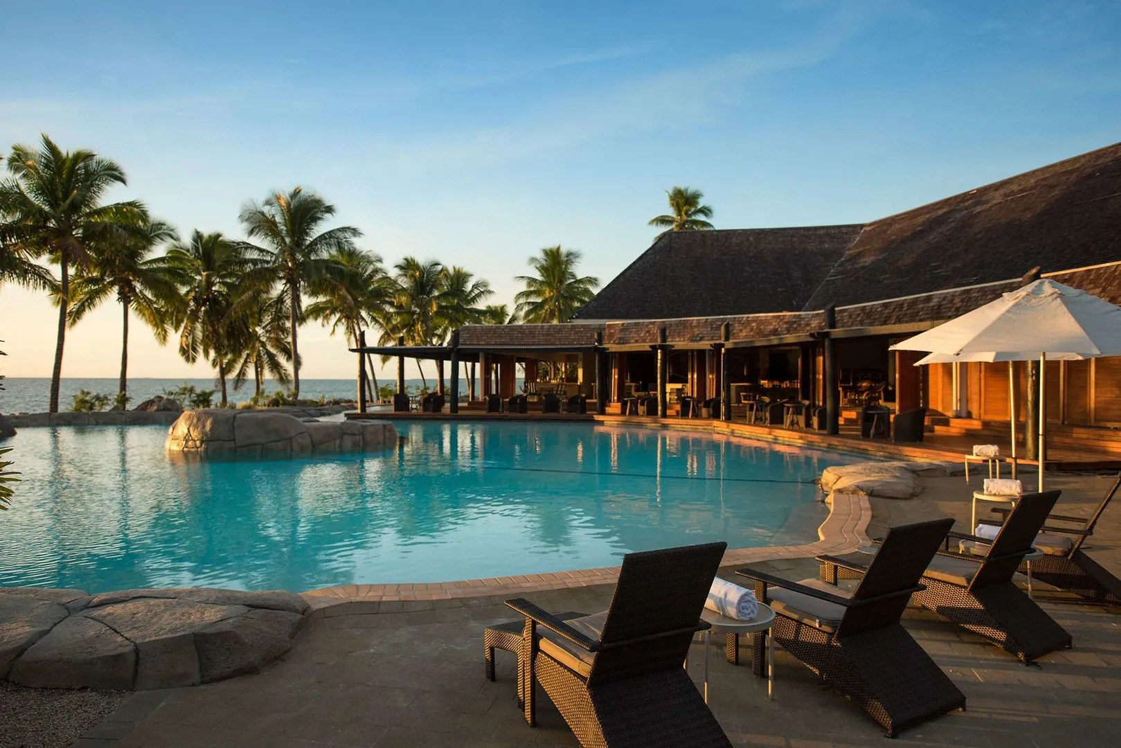 DoubleTree Resort by Hilton Hotel Fiji - Sonaisali Island