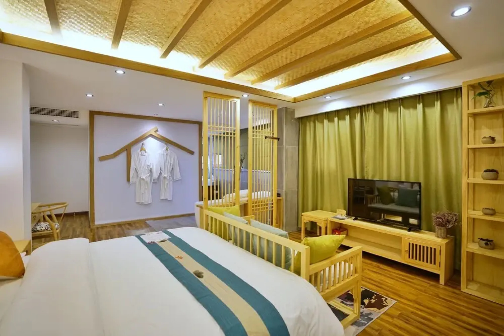 Yueju Wenlv · Yuexijiang Boutique Holiday Hotel (Leishan Xijiang Qianhu Miaozhai)