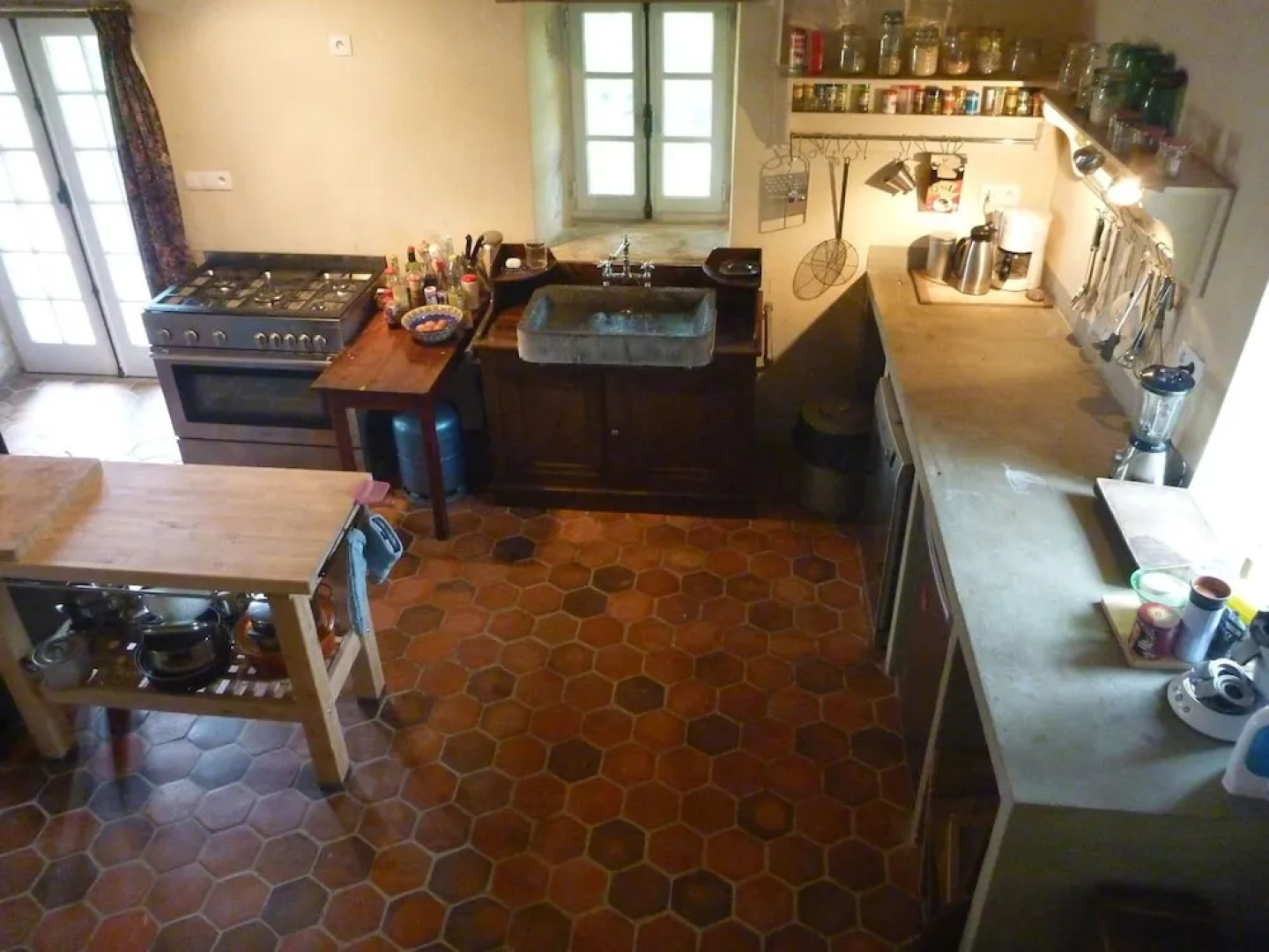 Charming and Private Castle on Four Hectares, With River, sun Terrace and Views
