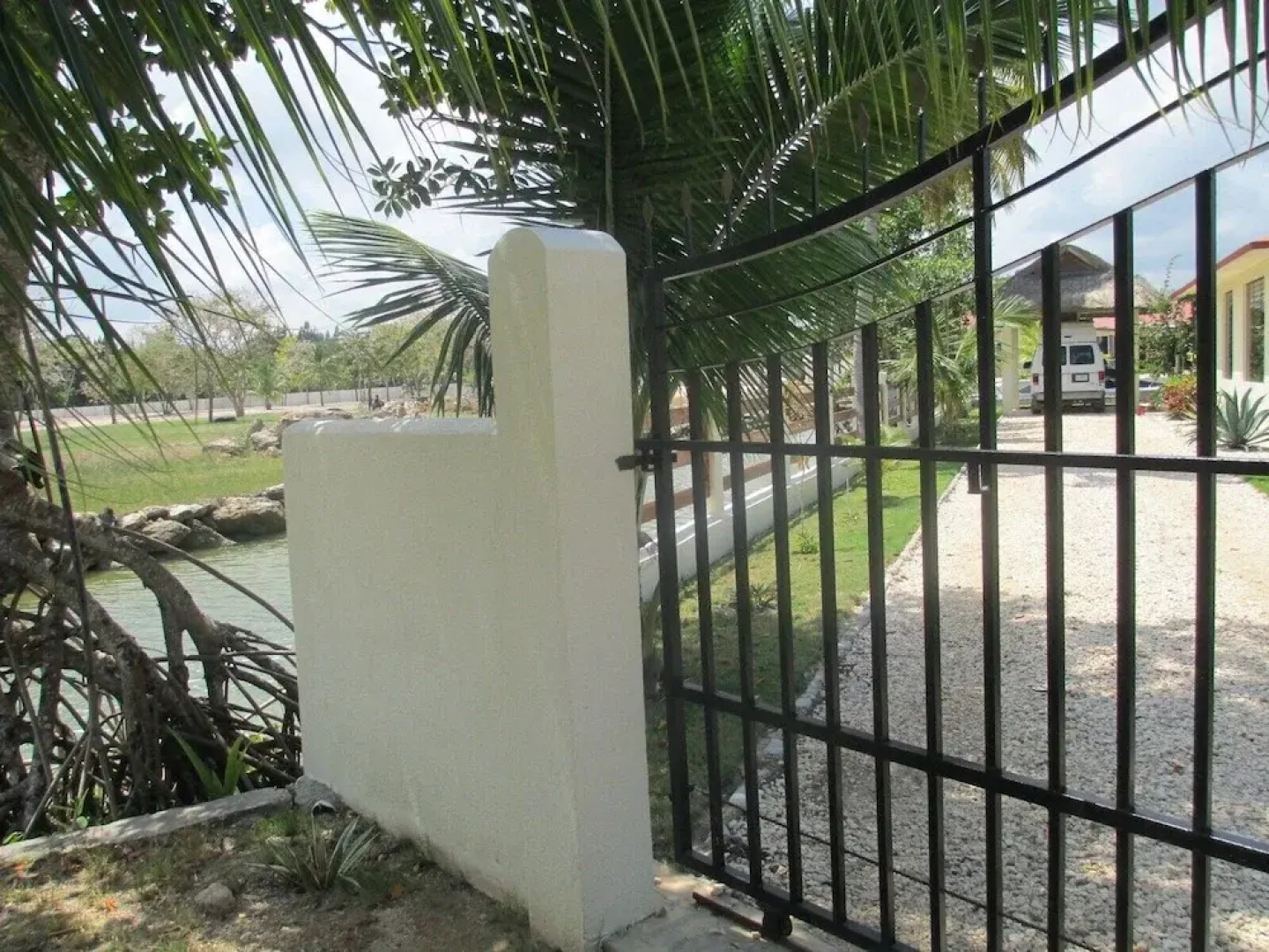 Royale Manor