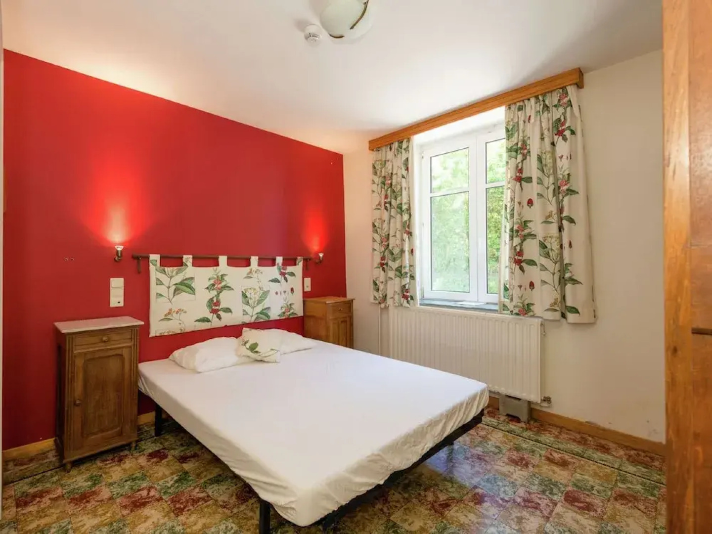 Cottage in Ferrieres With Sauna & Garden