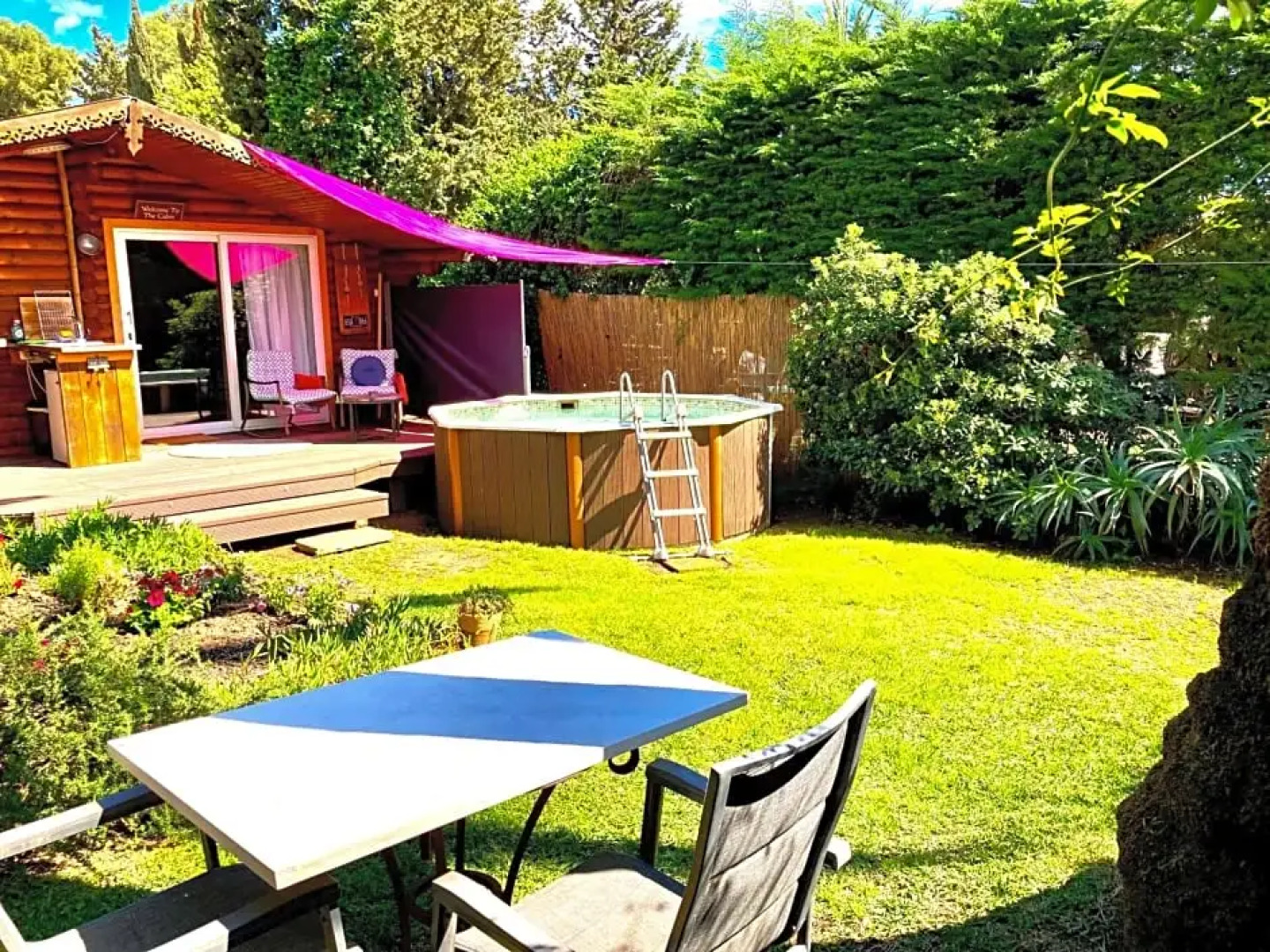 Romantic Private Cabin