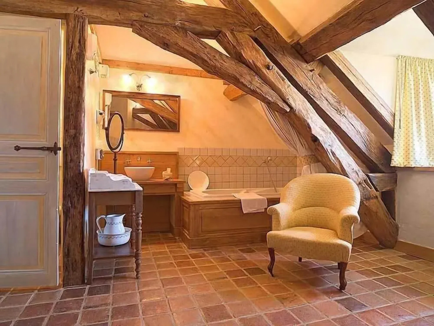 Hôtel De La Beursaudiere