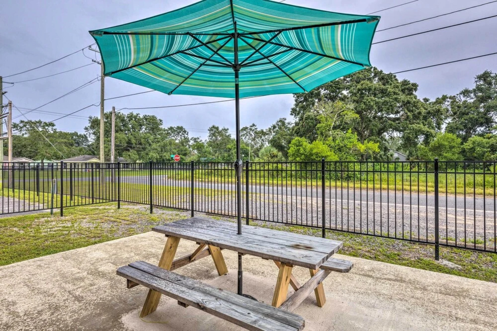 'the Float Yard' Pensacola Home w/ Pool Table
