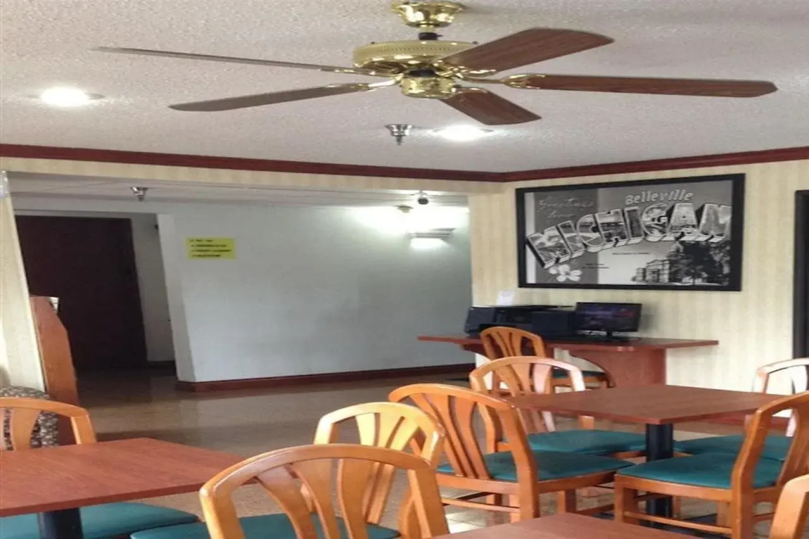 Super 8 By Wyndham Belleville