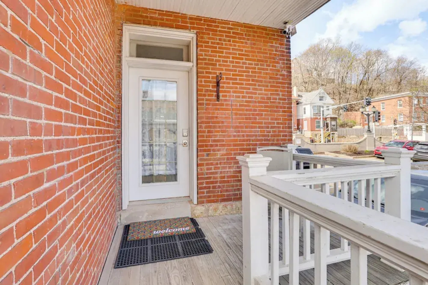 Walk Downtown: Inviting Historic Home in Dubuque!