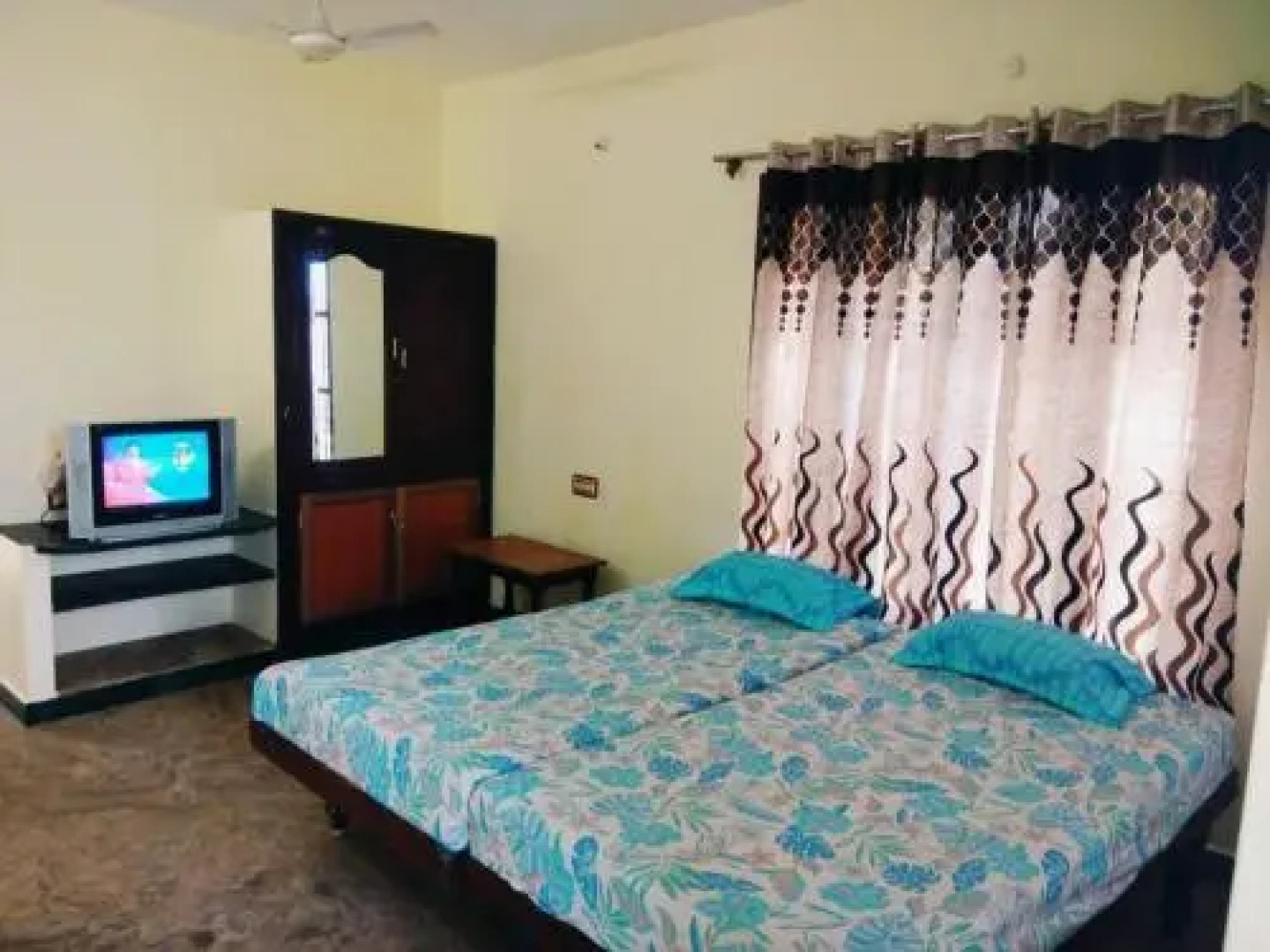Muthu guest house