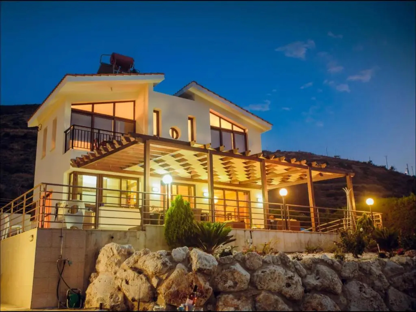 Kallinousa Beach Villa