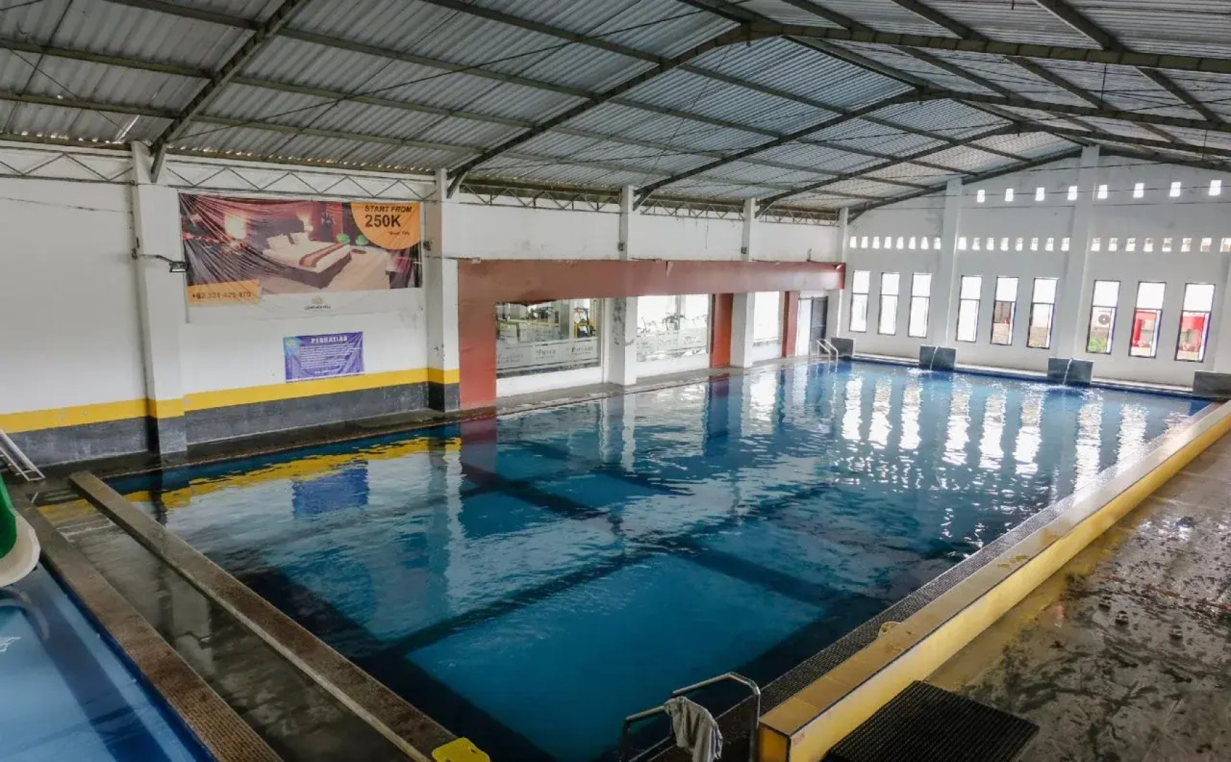 Townhouse OAK Series Style Hotel Jember