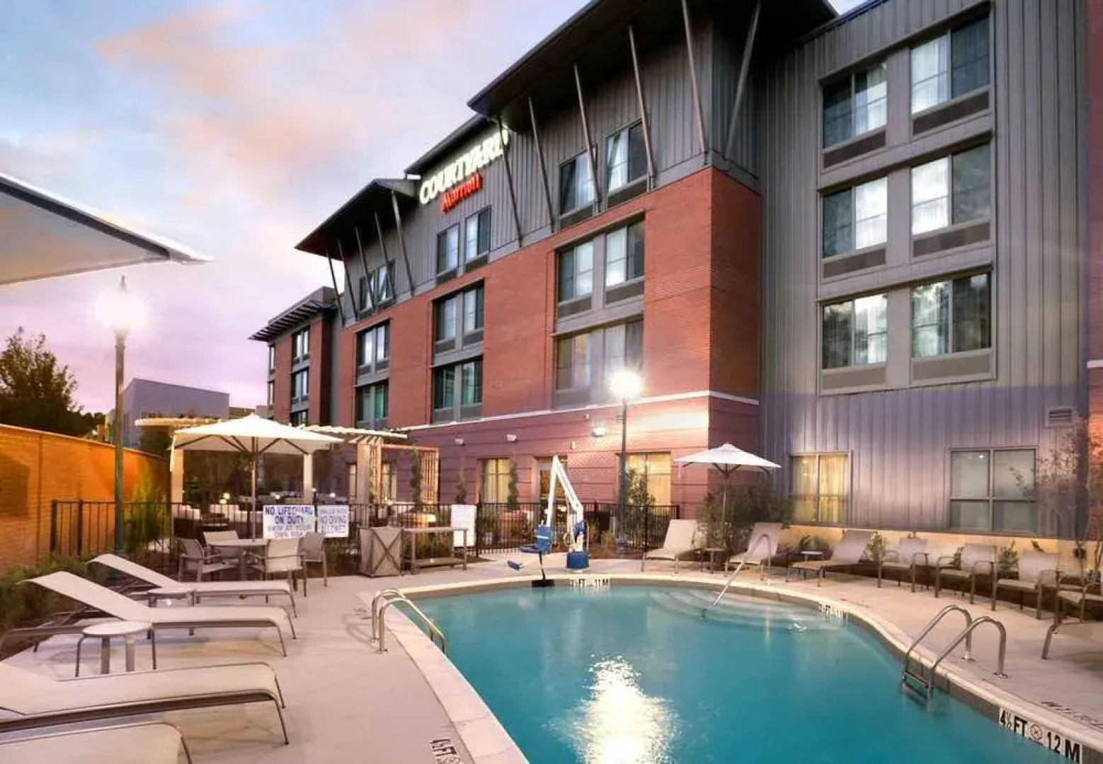 Courtyard Charleston Summerville