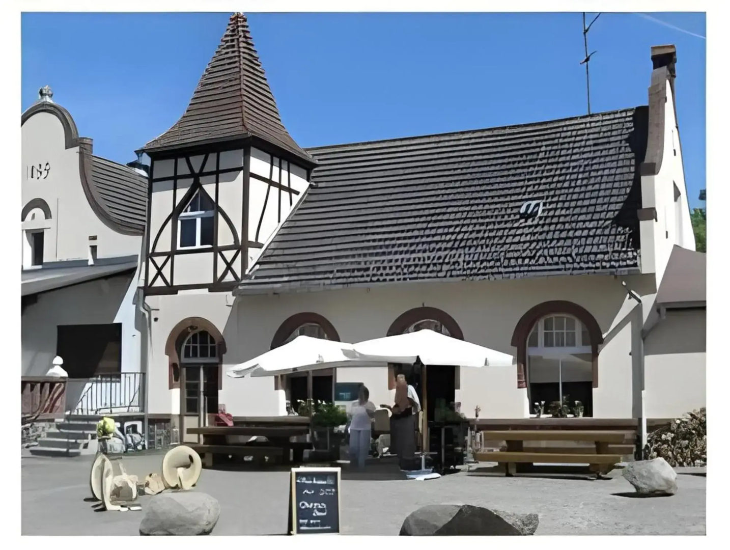 Schloss und Gut Liebenberg