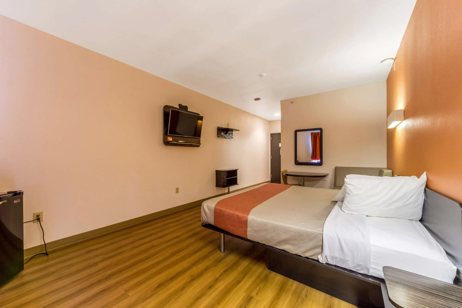 Motel 6 Jourdanton, TX