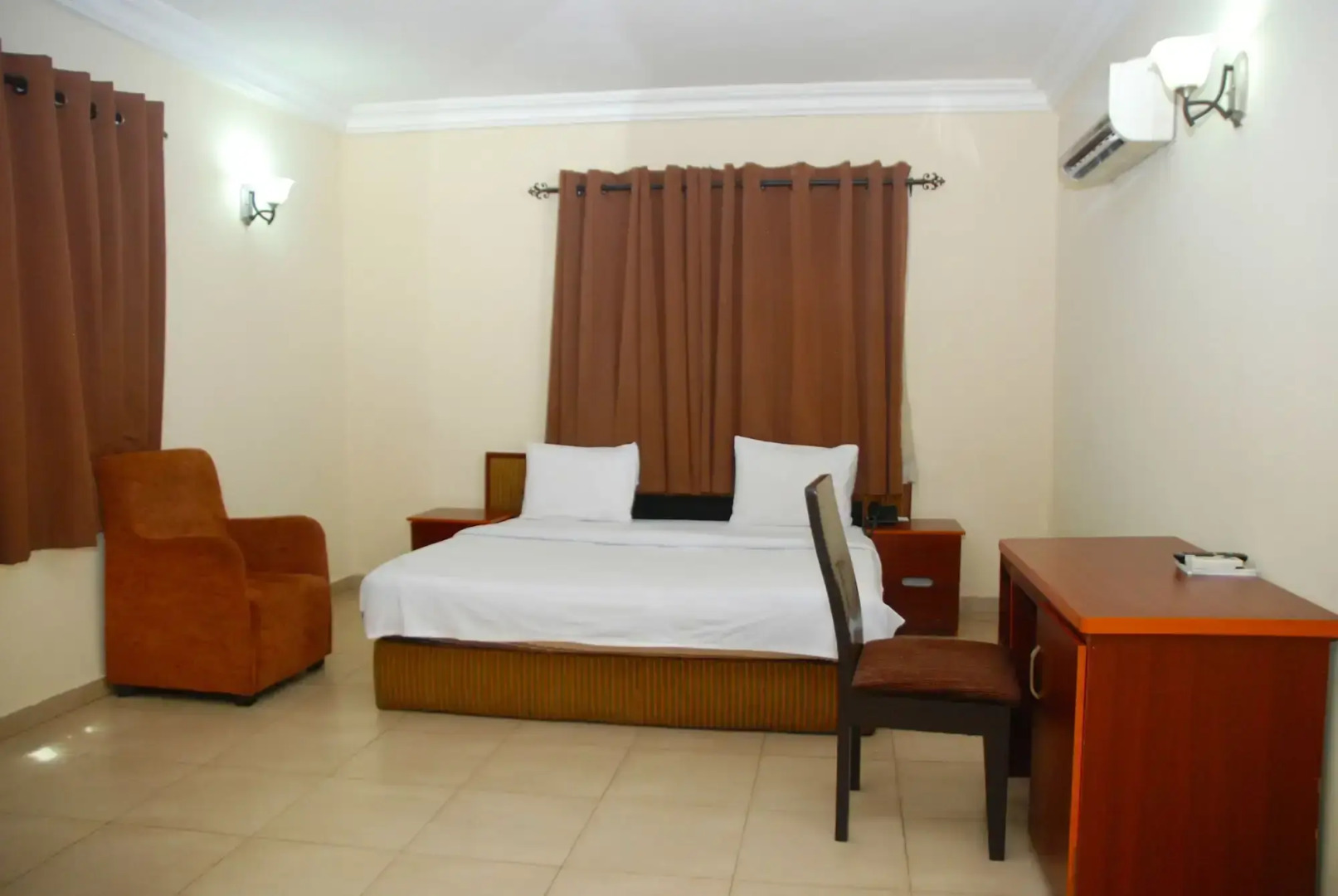 Lucky Sunshine Hotel