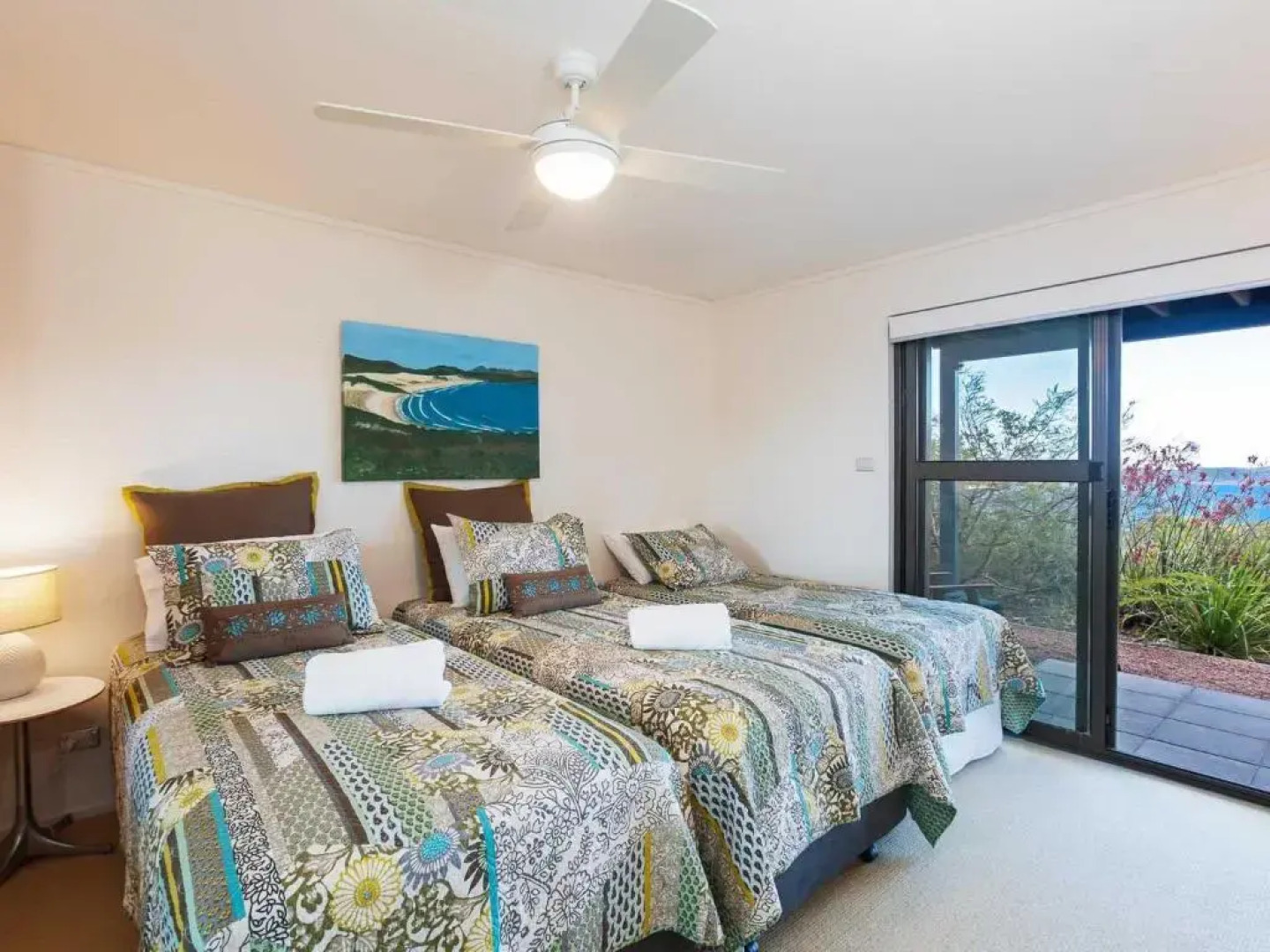 Beach House 7' 26 One Mile Close - air conditioned, wifi, foxtel, linen