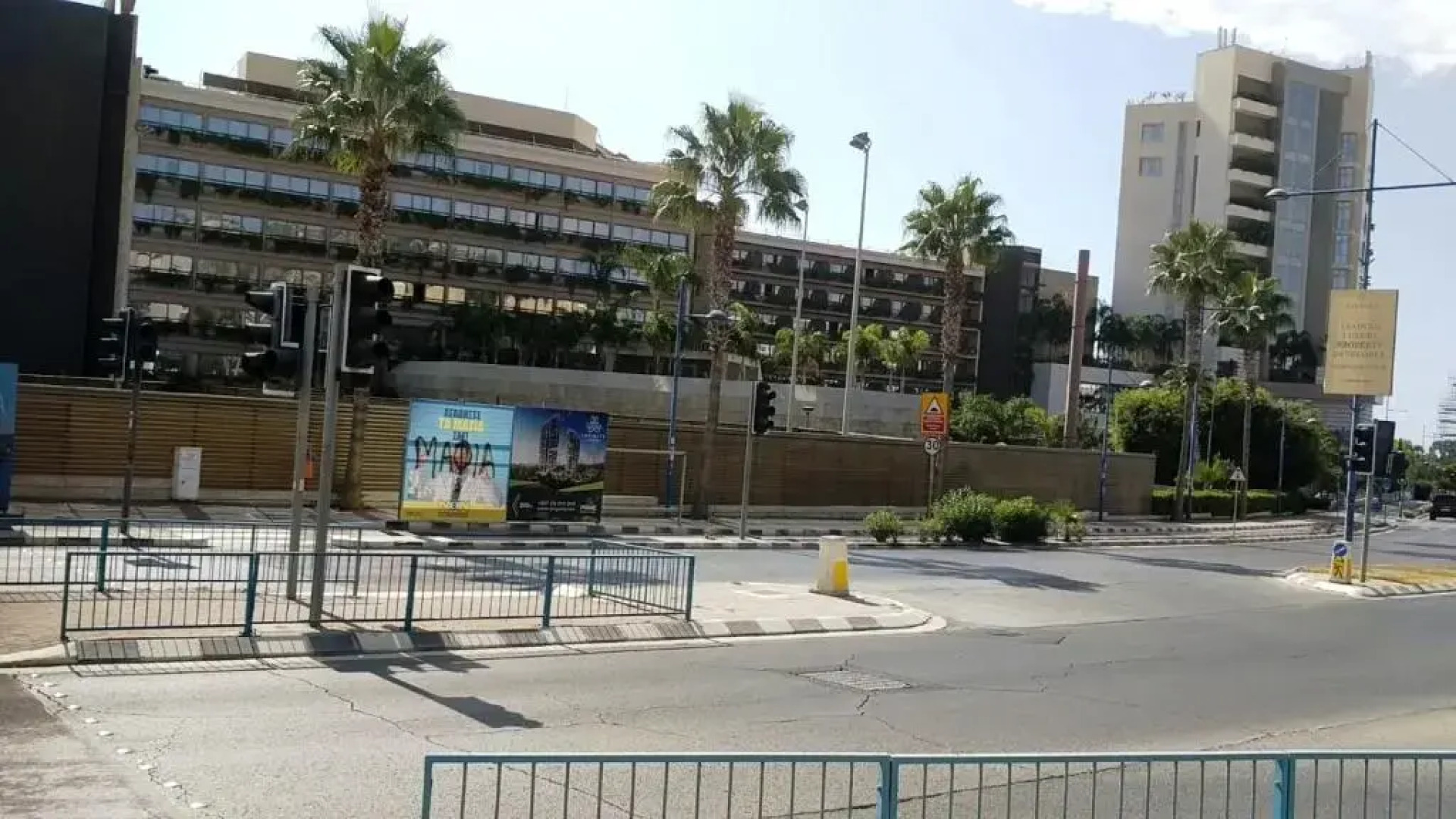 FANTASTIC 1 BED APARTMENT BY THE SEA OPPOSITE 4 SEASONS Limassol