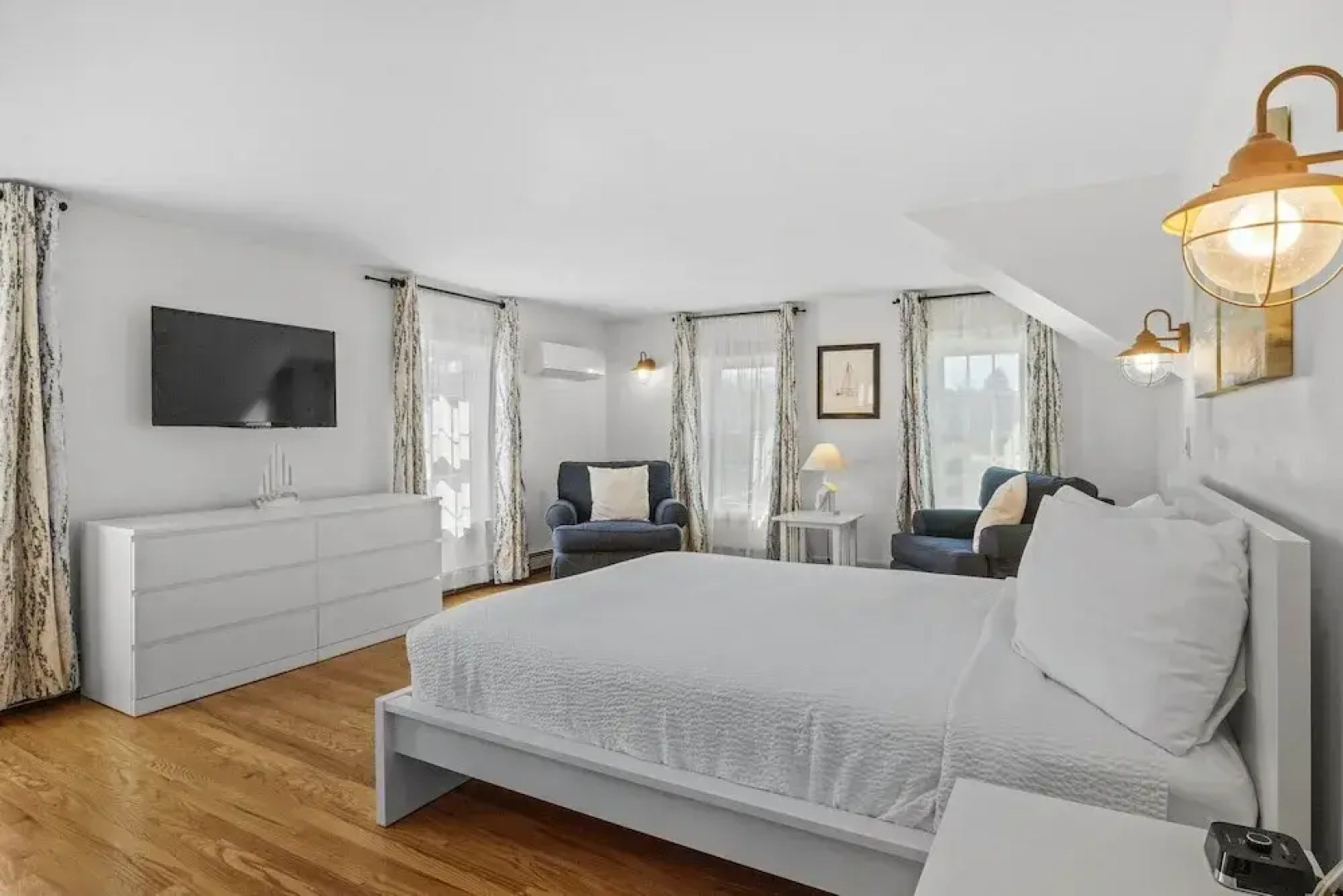 Eagle Wing Inn - Cape Cod