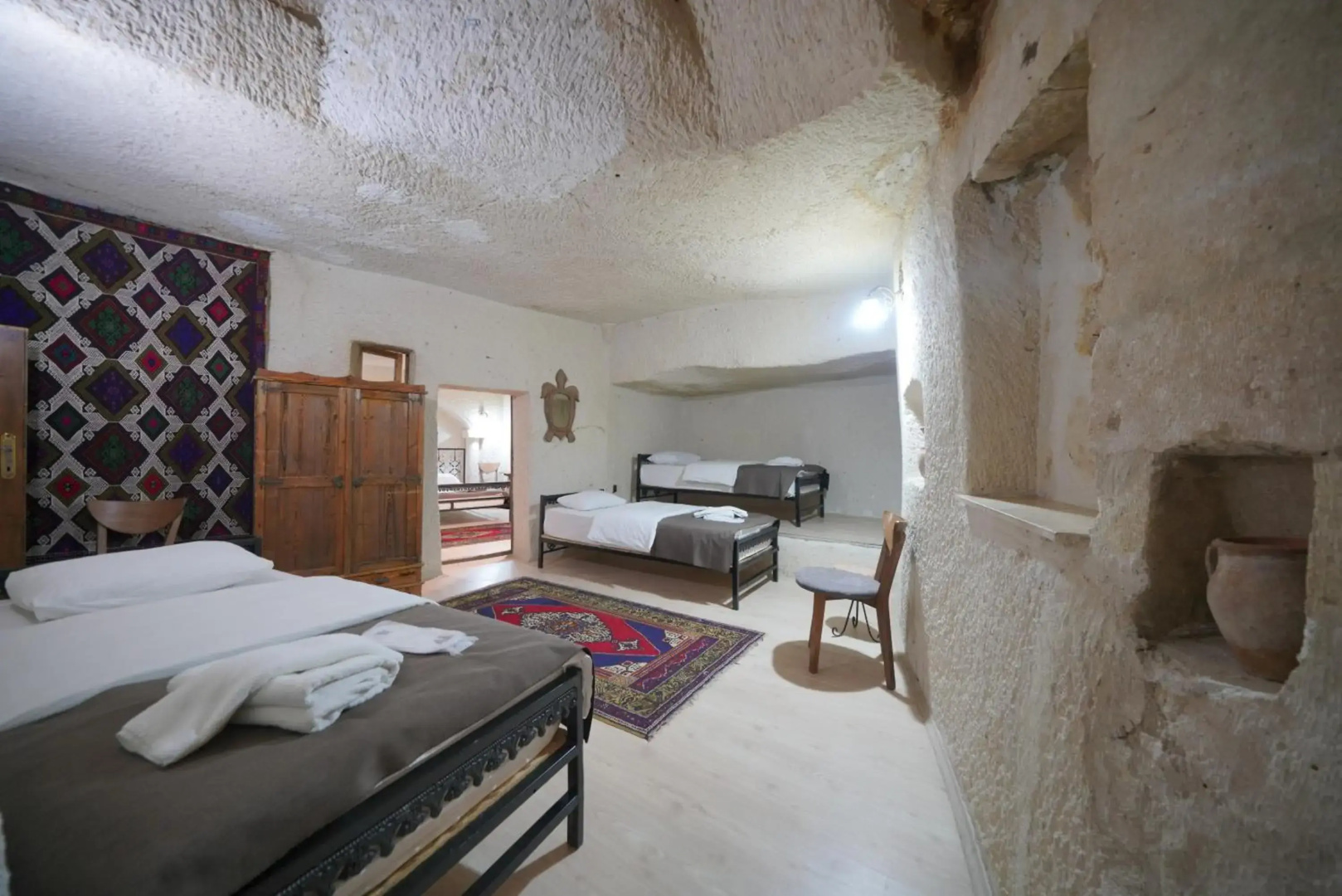 Megaron Cave Hotel