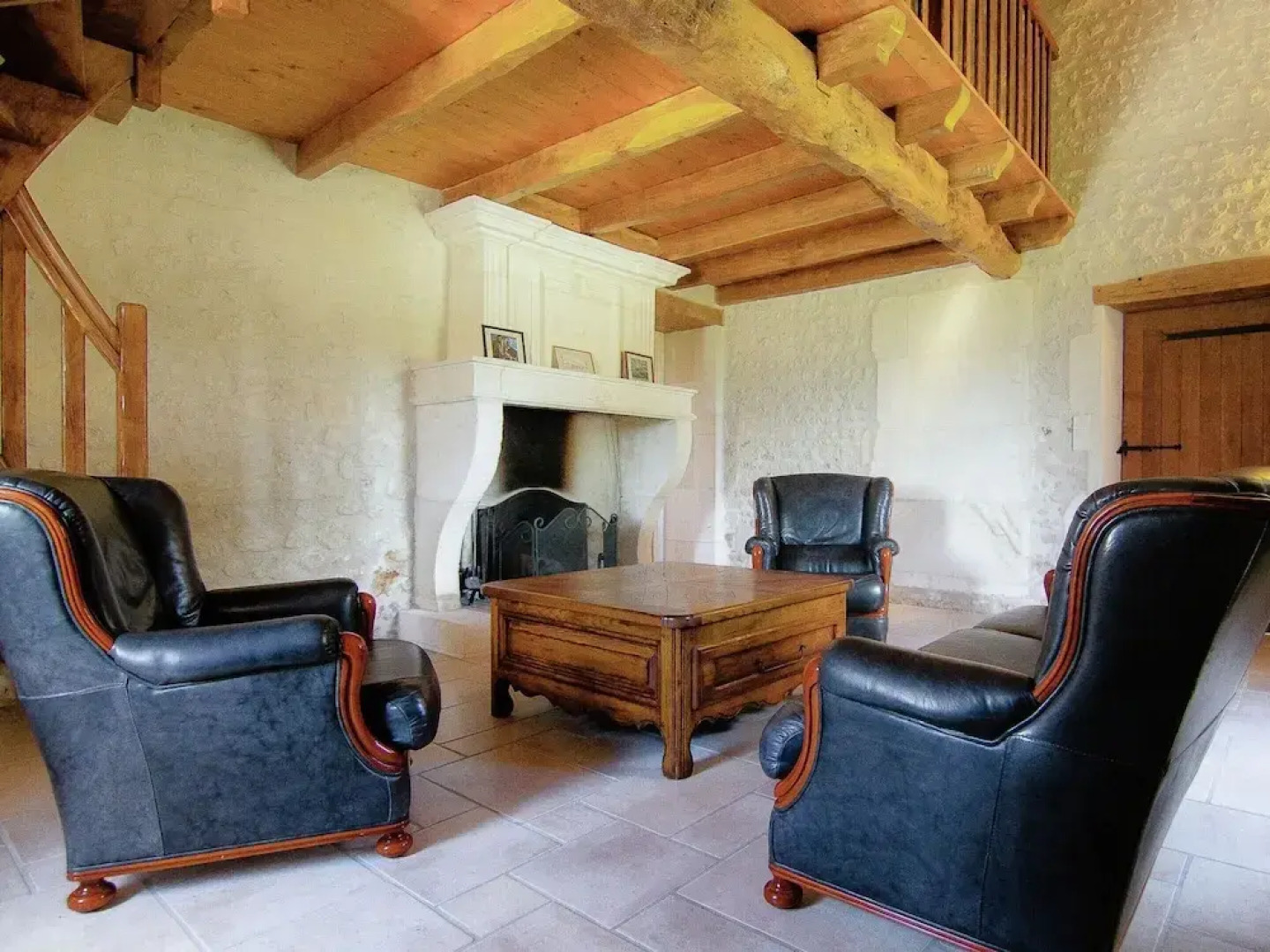 Luxury Apartment With Terrace, Sauna, Tennis, Pool