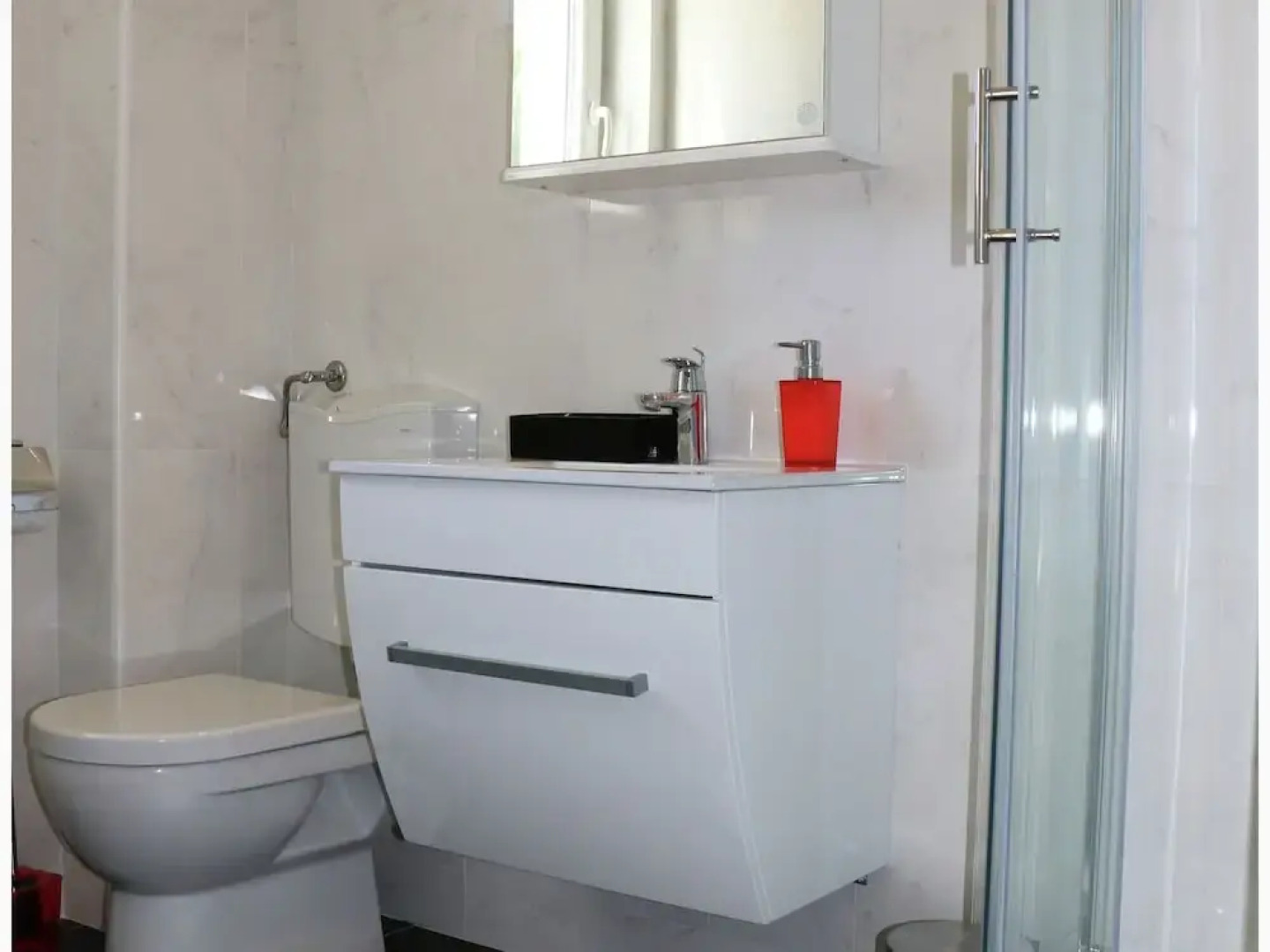 Chic Apartment in Primosten With Pool