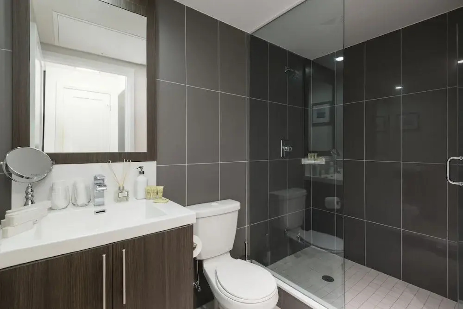 Metropolis Suites Yonge Sheppard