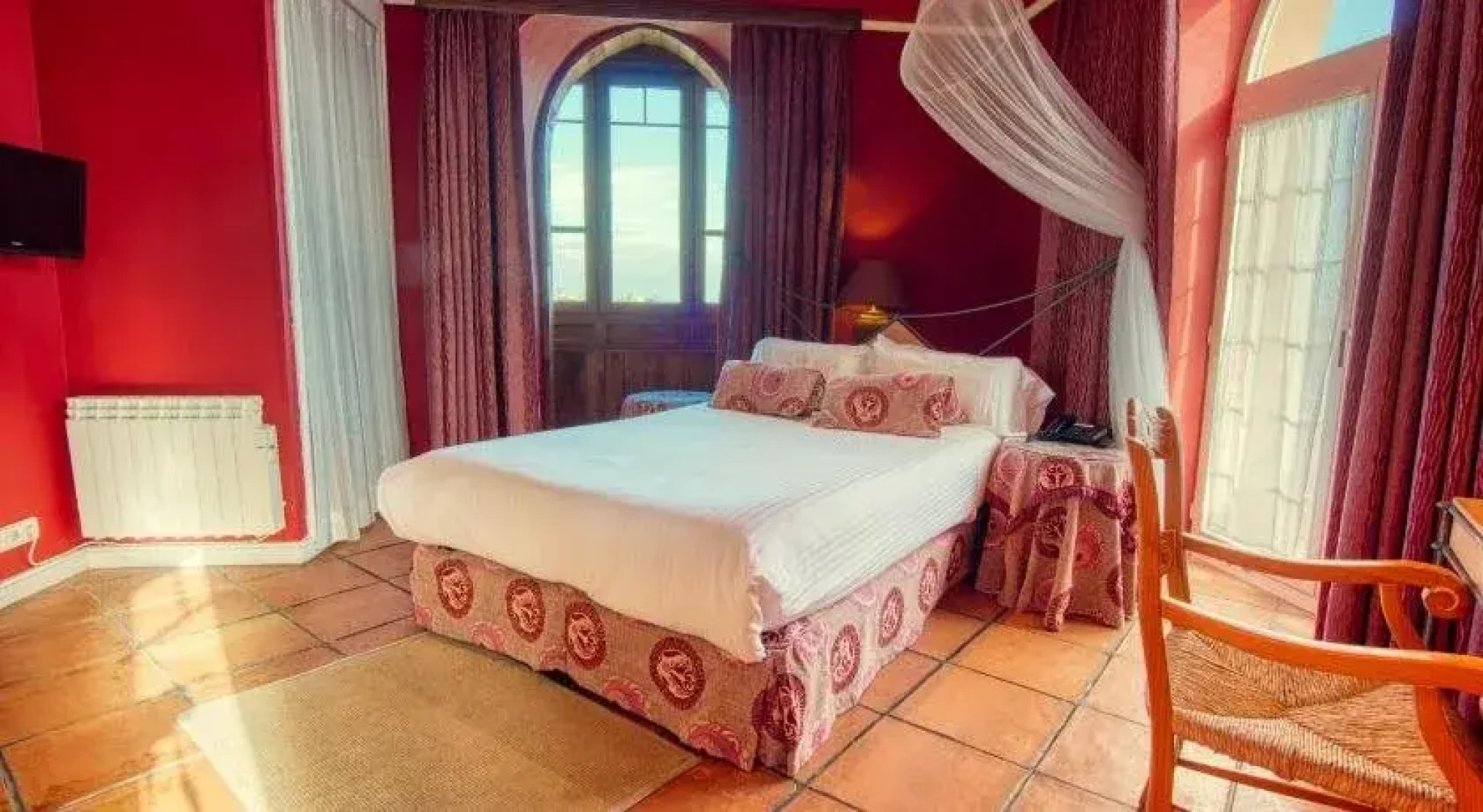 Отель El Castillo de los Locos