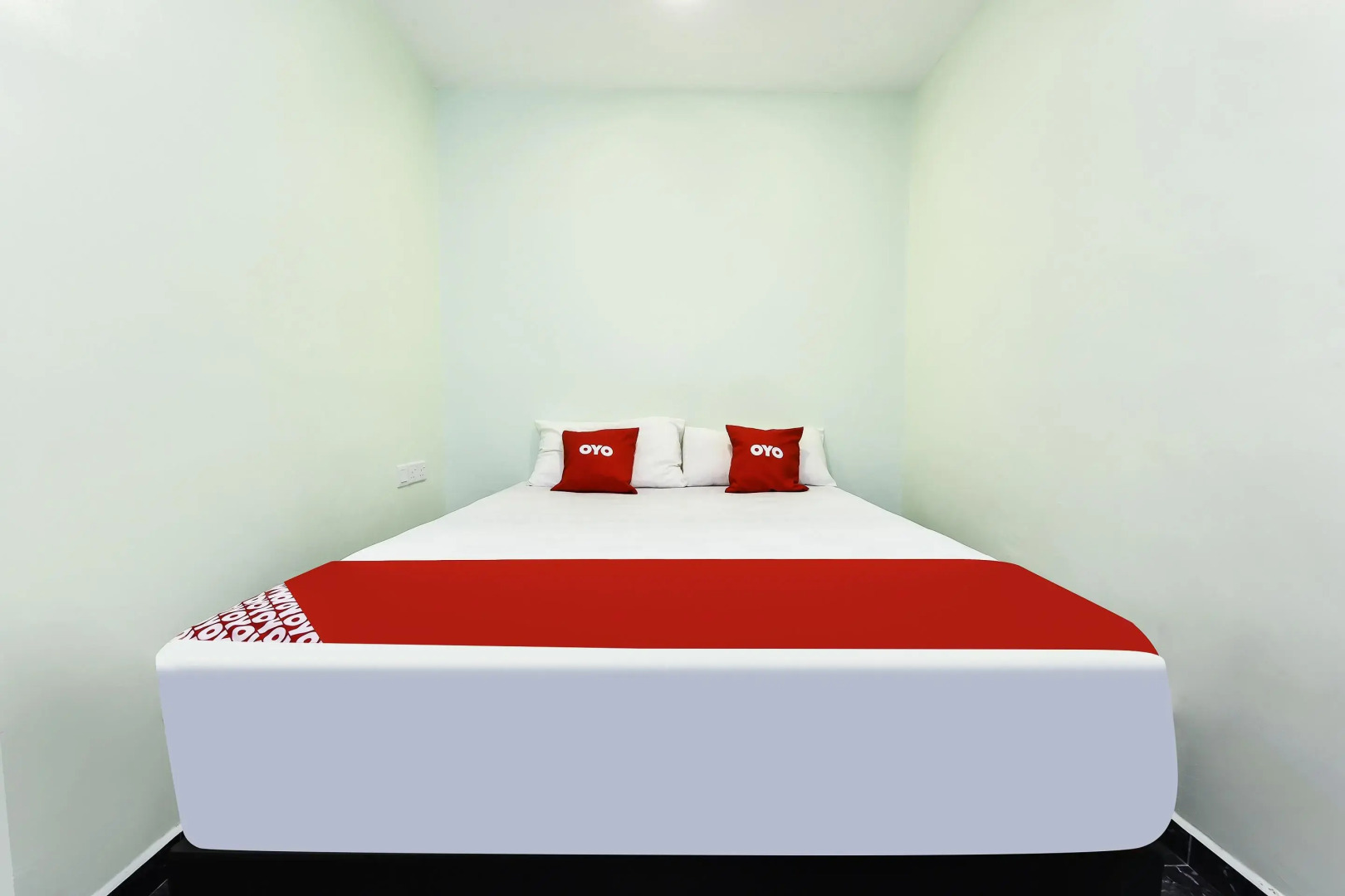 Th Hotel by OYO Rooms