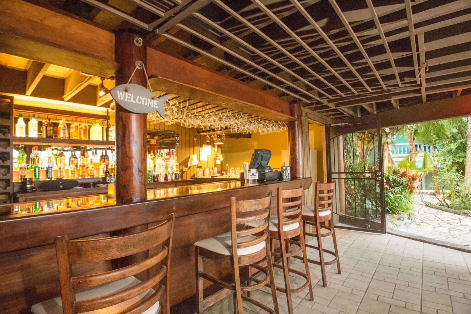 The Lazy Parrot Inn