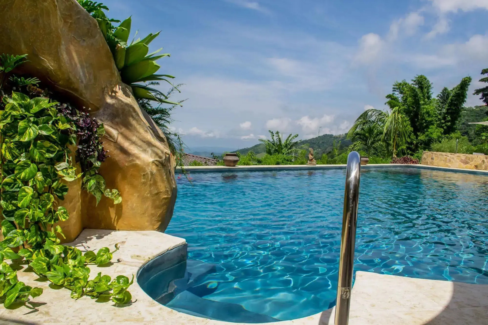 The Retreat at Altos del Monte