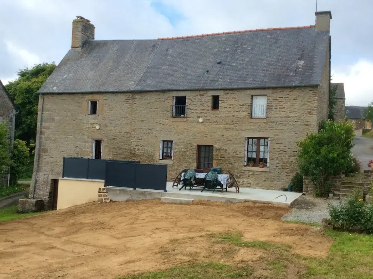 House With 4 Bedrooms in Sougéal, With Furnished Garden