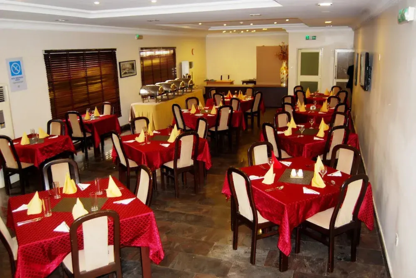 Grand Inn & Suites